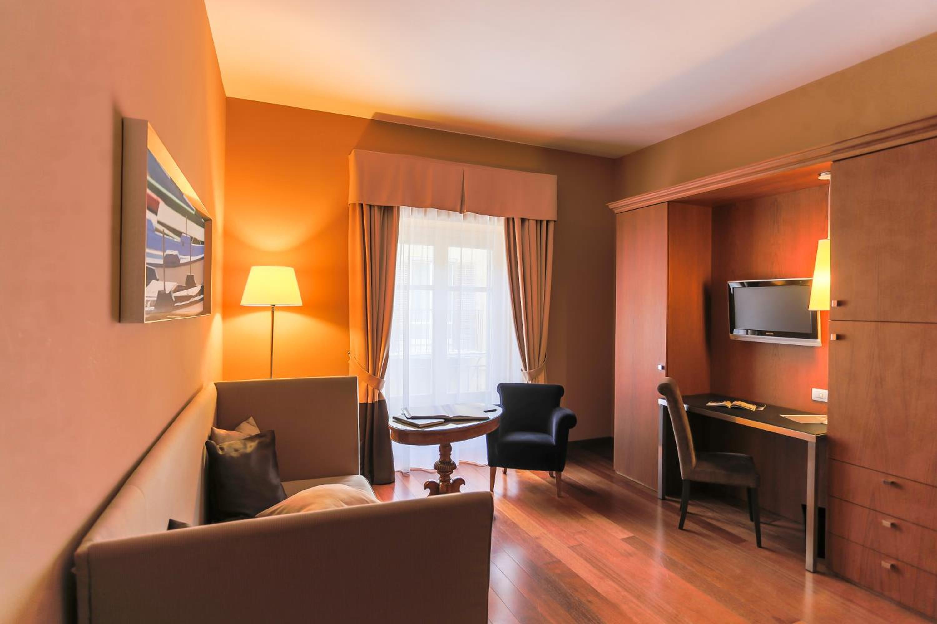 Suite - Photo 6