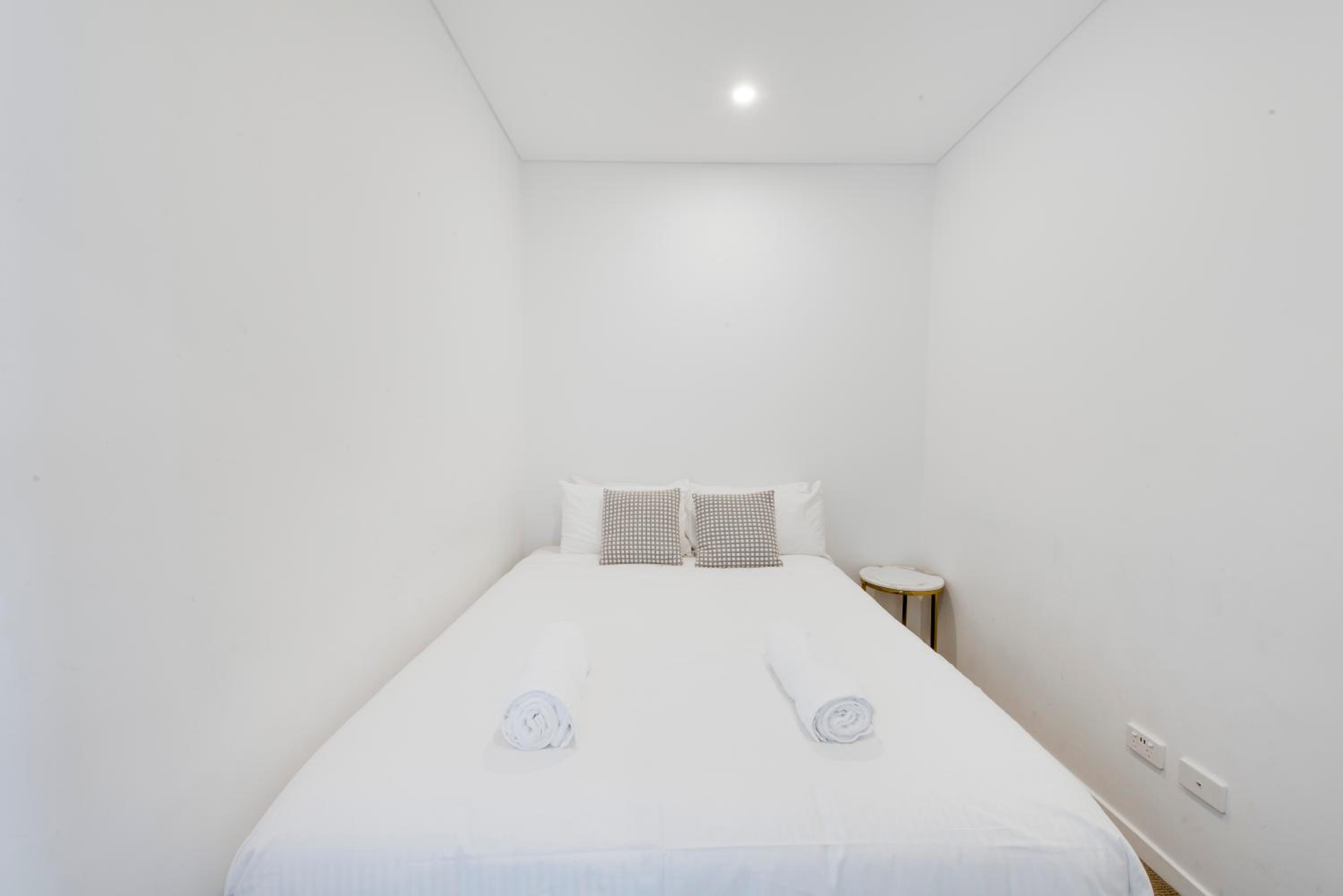 Three Bedroom Two Bathroom City View Apartment
