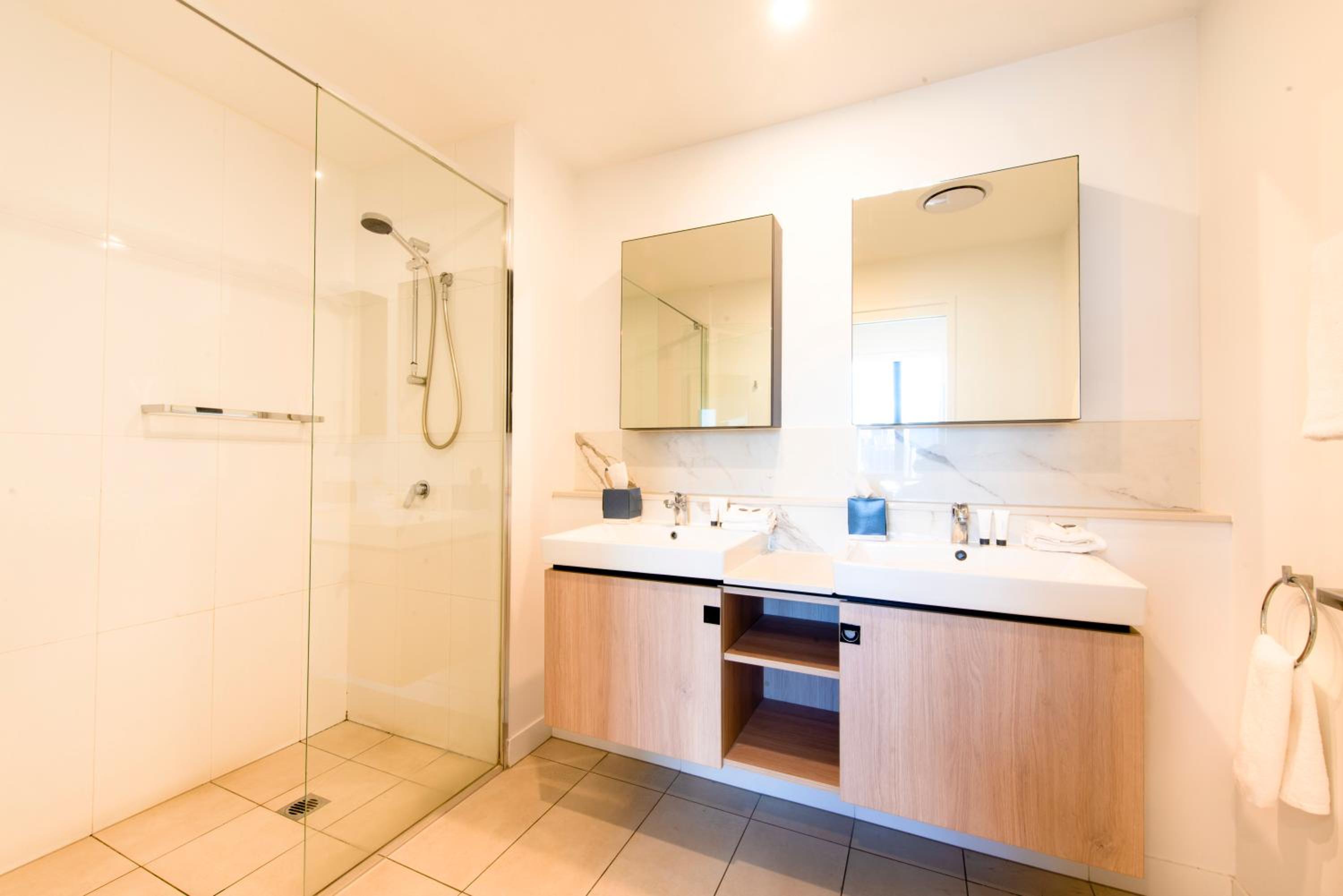 Three Bedroom Two Bathroom City View Apartment