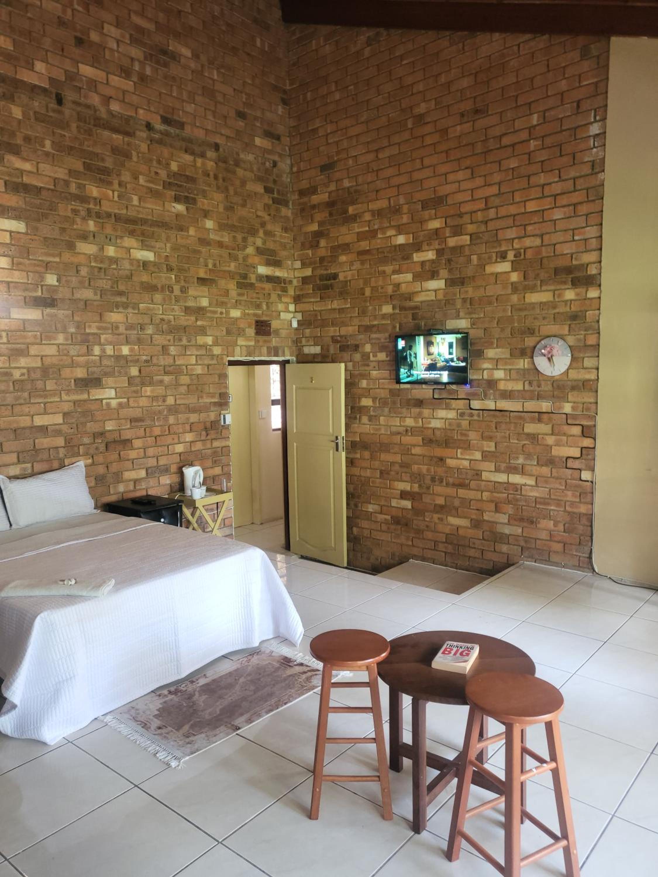 Double Room with Private Bathroom photo 1