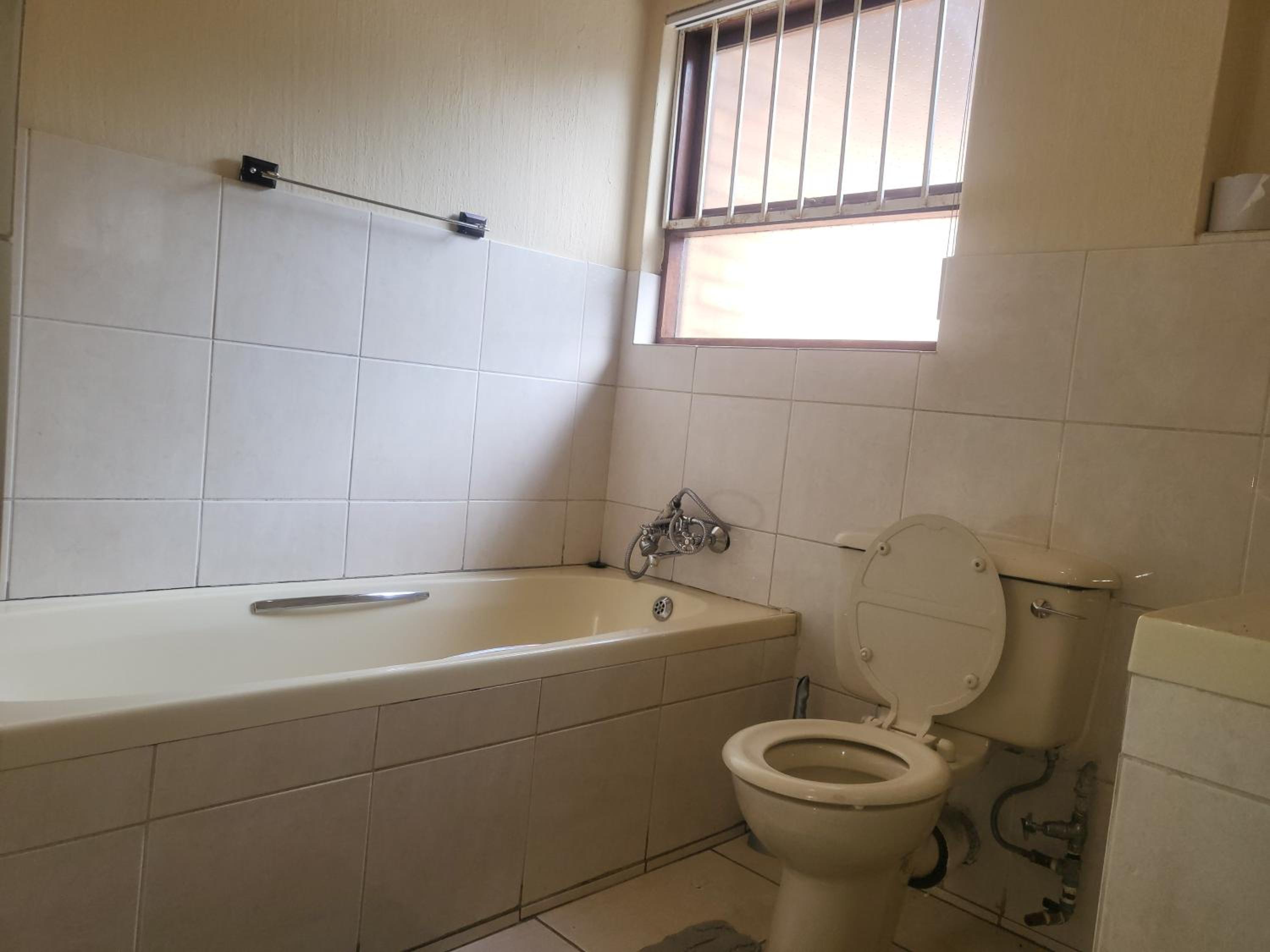 Budget Double Room photo 3
