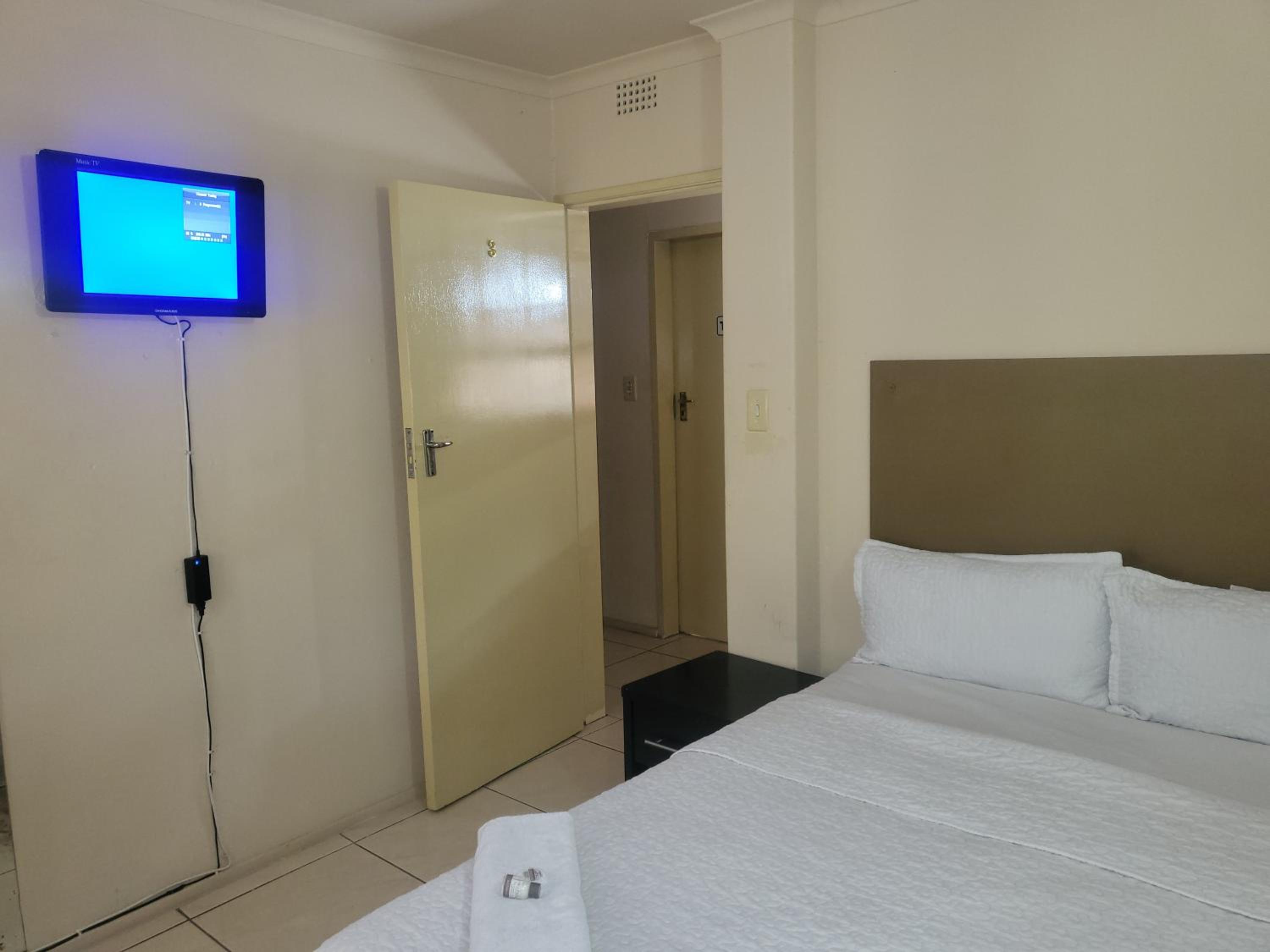 Budget Double Room photo 1