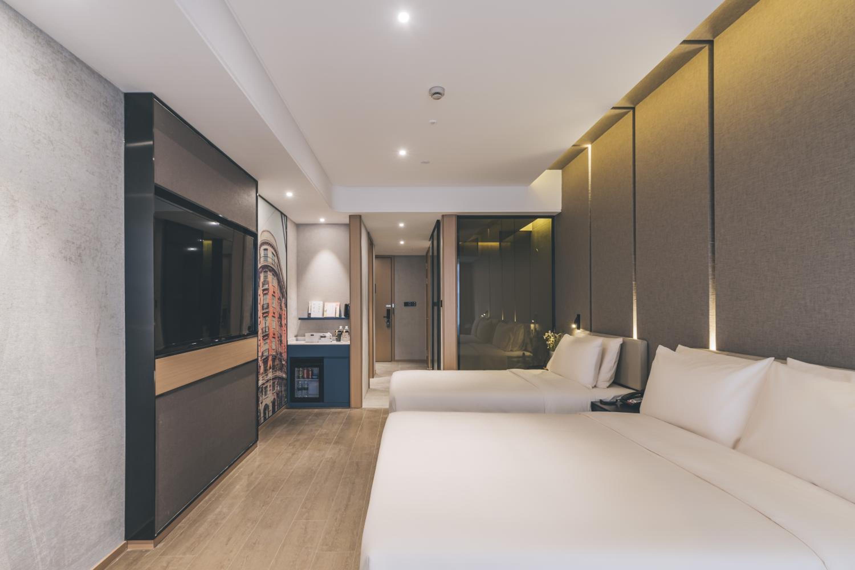 Superior Twin Room(Mini-Bar+Cocktails)