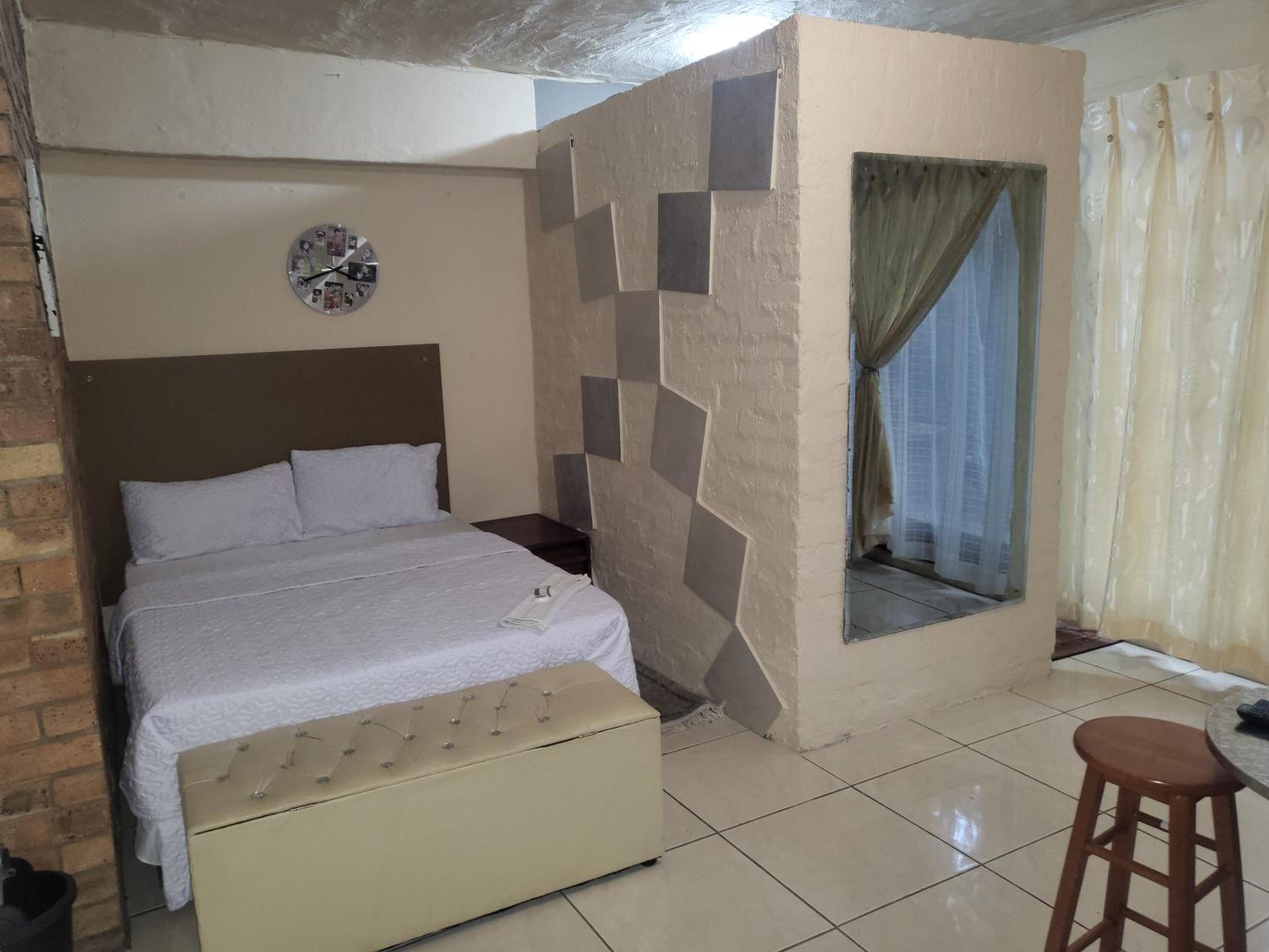 Double Room with Private Bathroom photo 2
