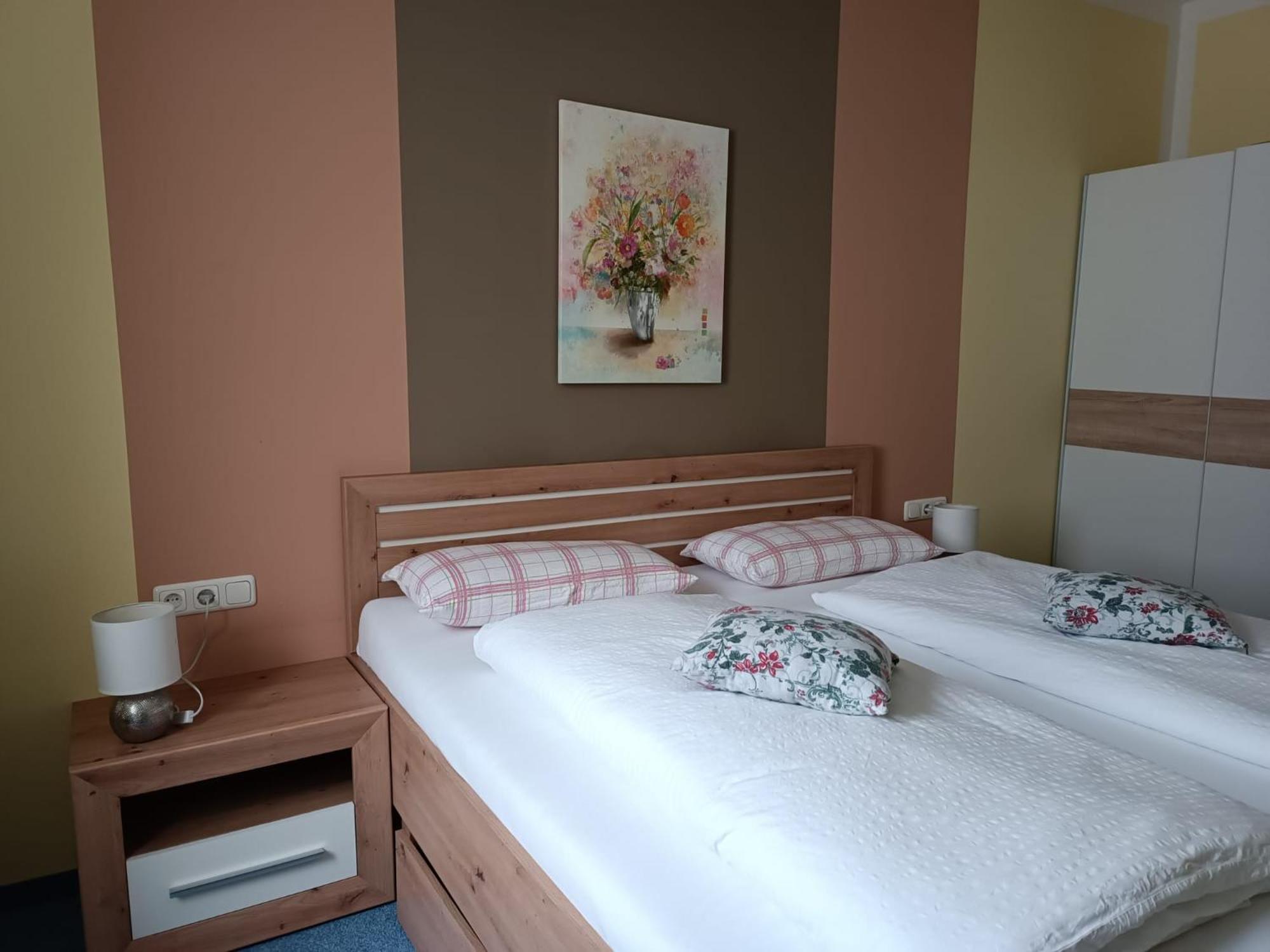 Large Double or Twin Room - Photo 11