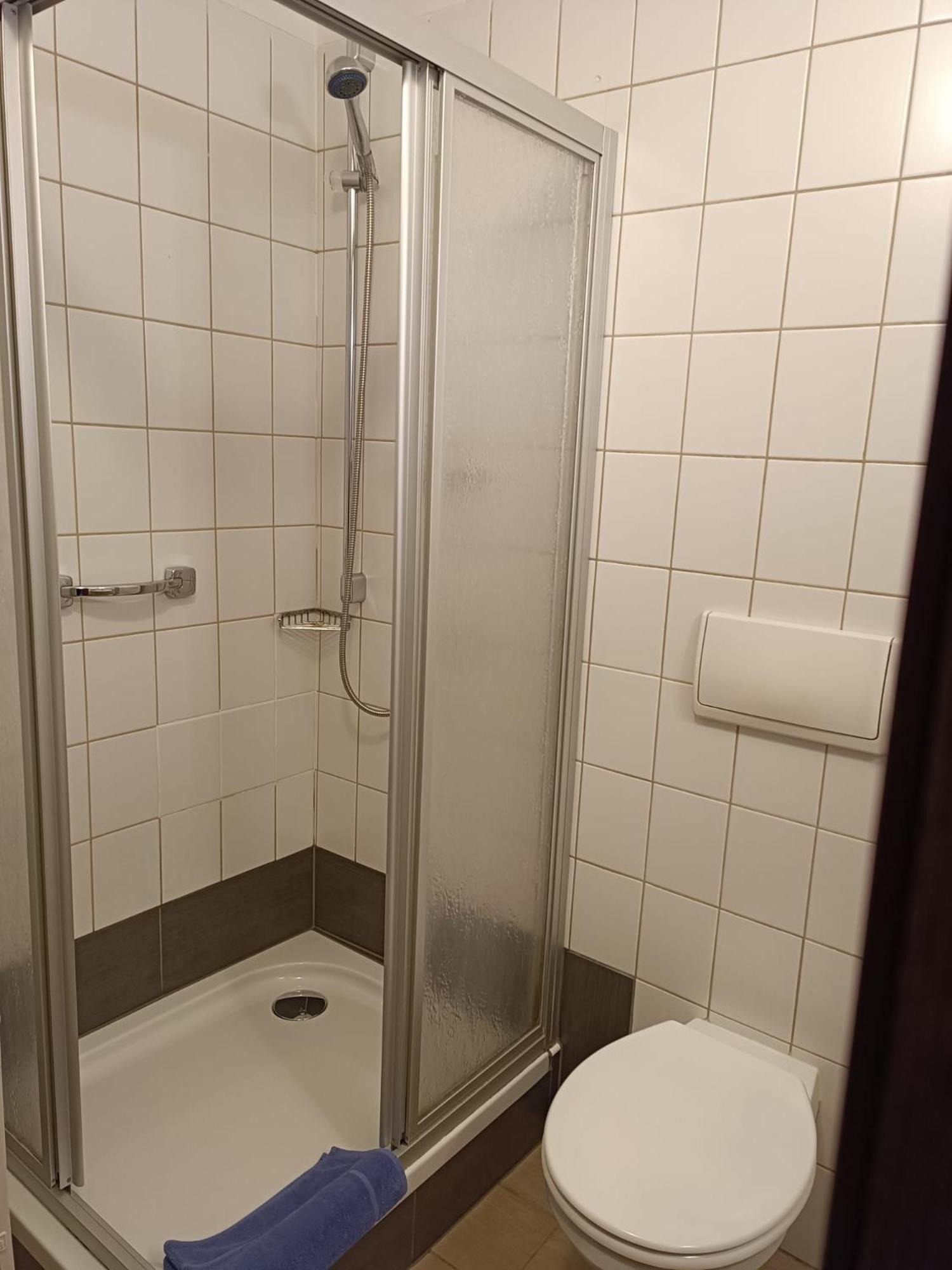 Large Double or Twin Room - Photo 7