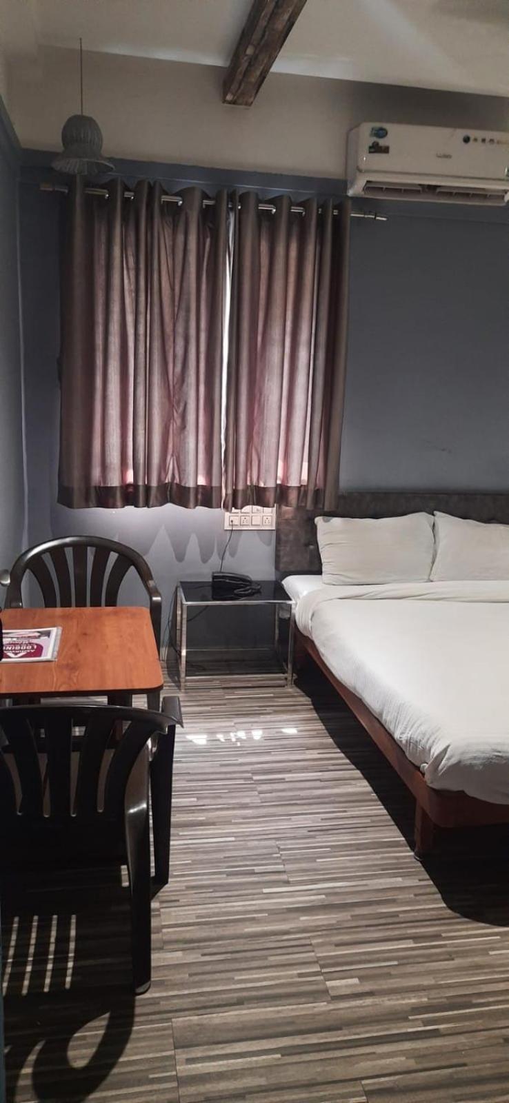 Deluxe Room - Photo 5