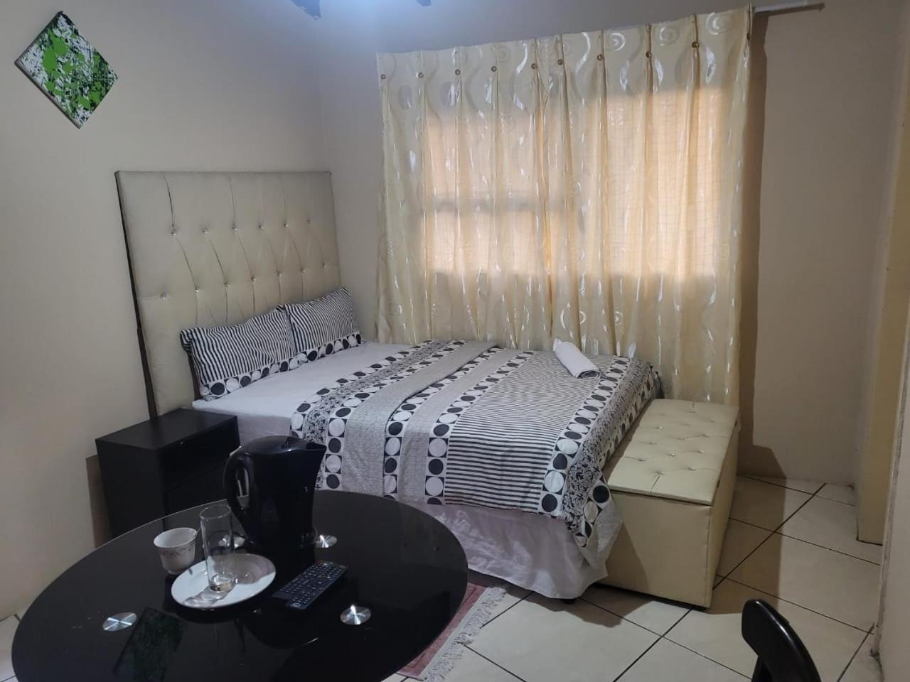Double Room with Private Bathroom photo 3