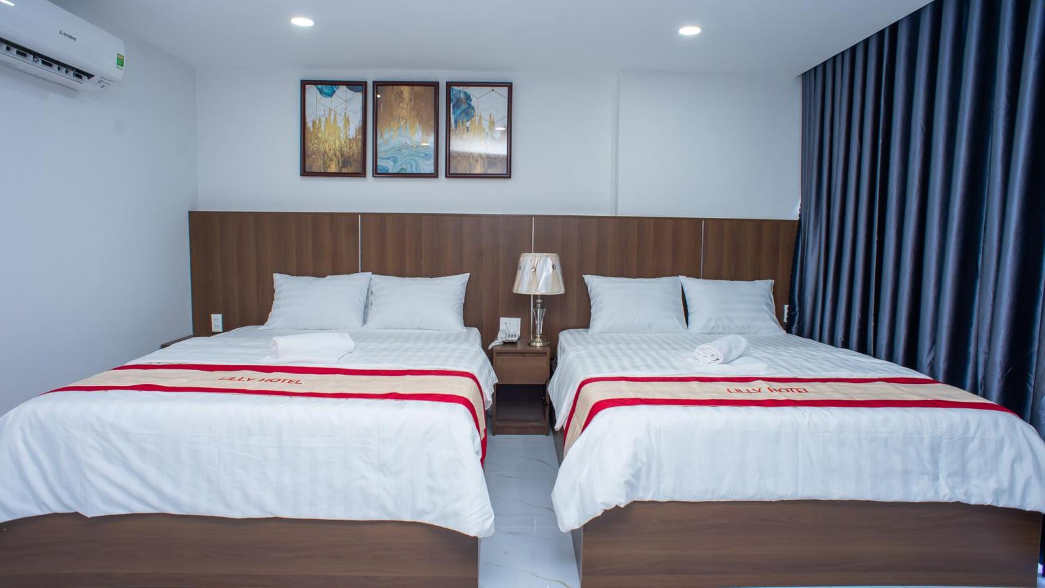 Queen Room with Two Queen Beds photo 2