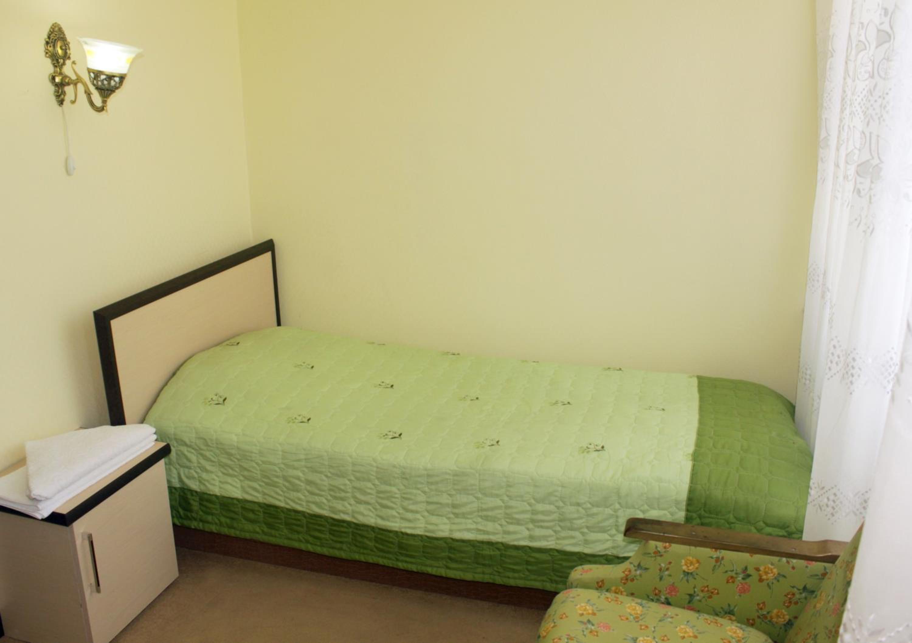 Deluxe Single Room - Treatment Included