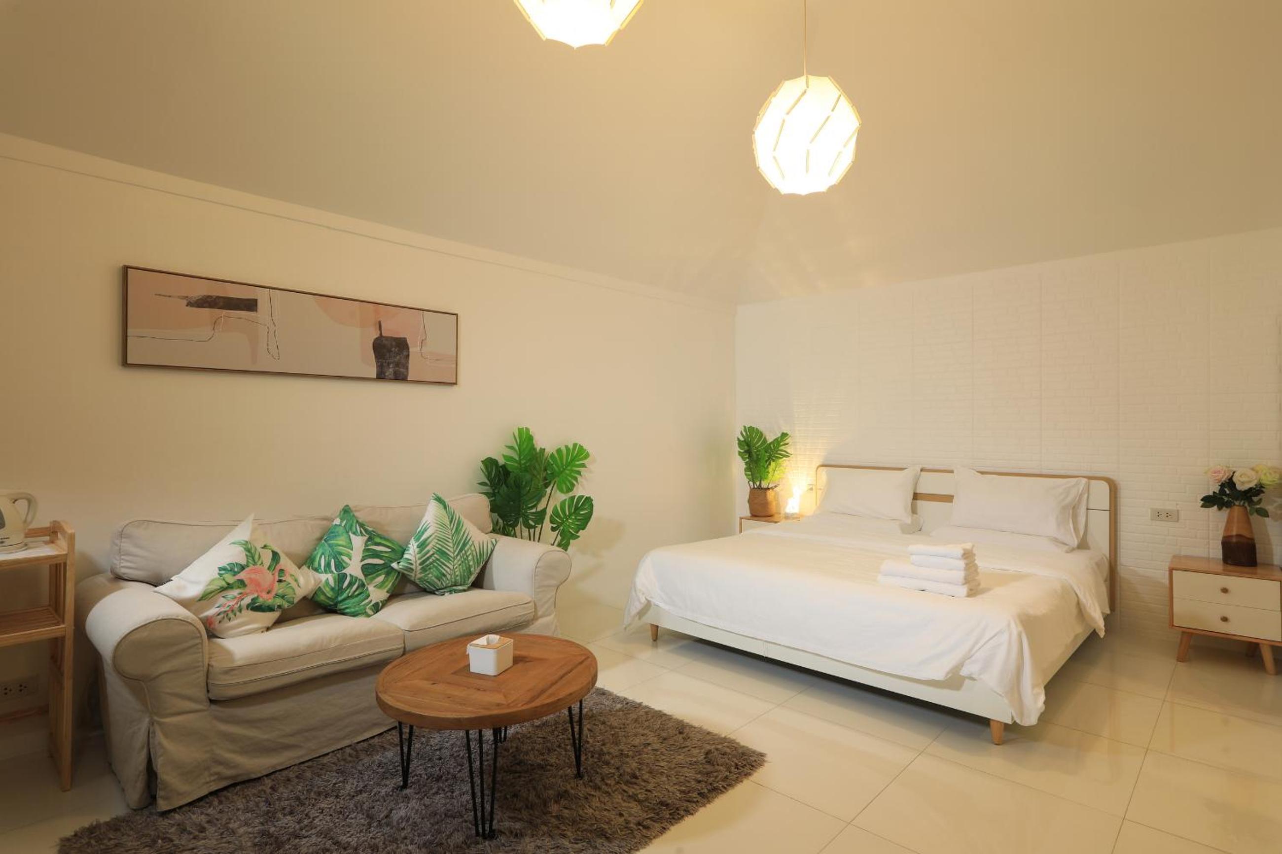 Deluxe Double Room with Side Sea View - Photo 6