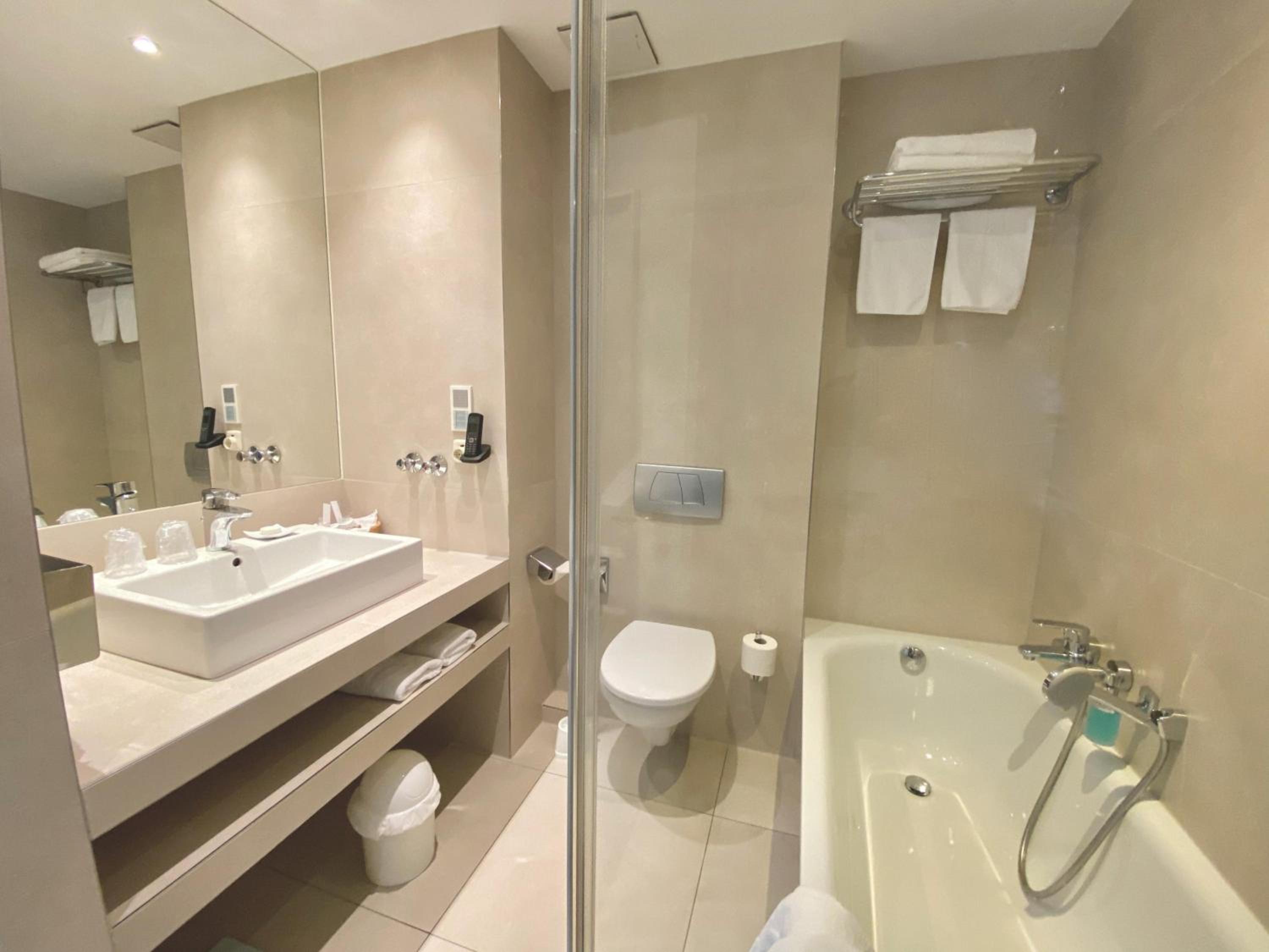 Deluxe Double Room with Sea View - Photo 6