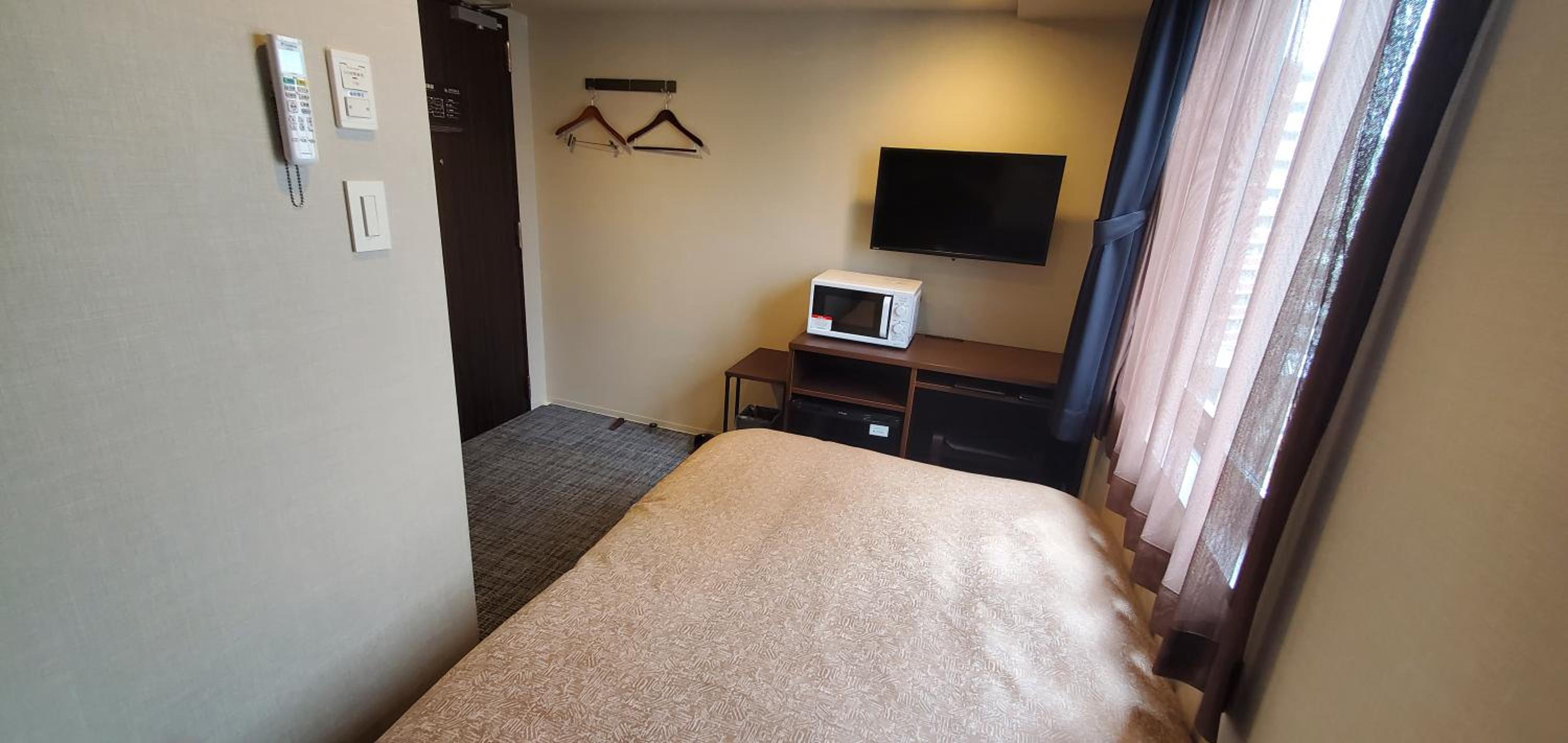 Double Room with Small Double Bed - Smoking photo 1