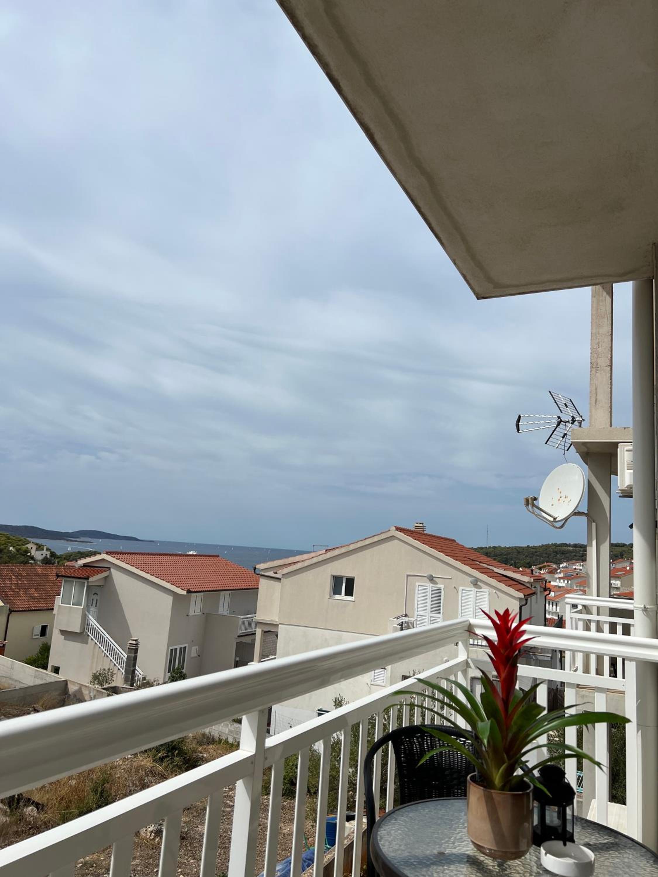 Apartment with Balcony photo 2