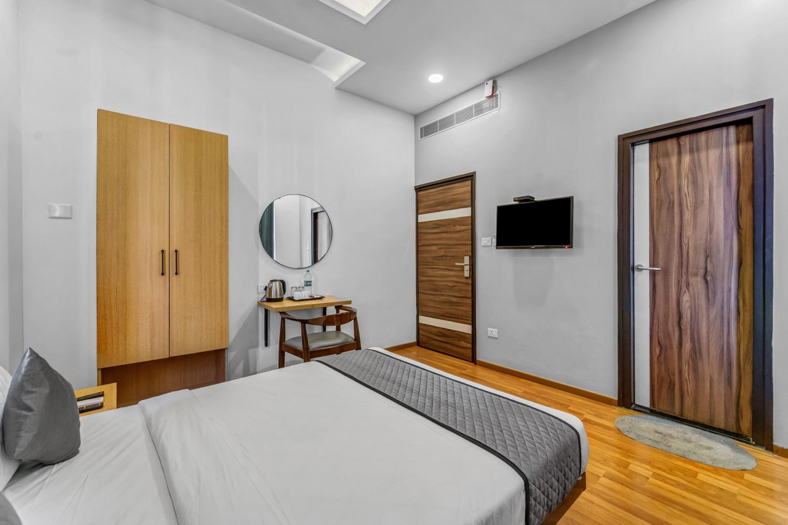 Deluxe Double Room - Photo 8