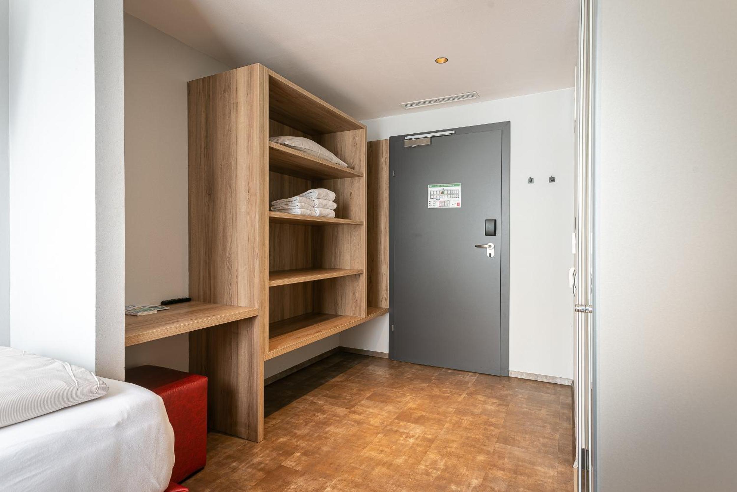 Budget Double Room photo 3