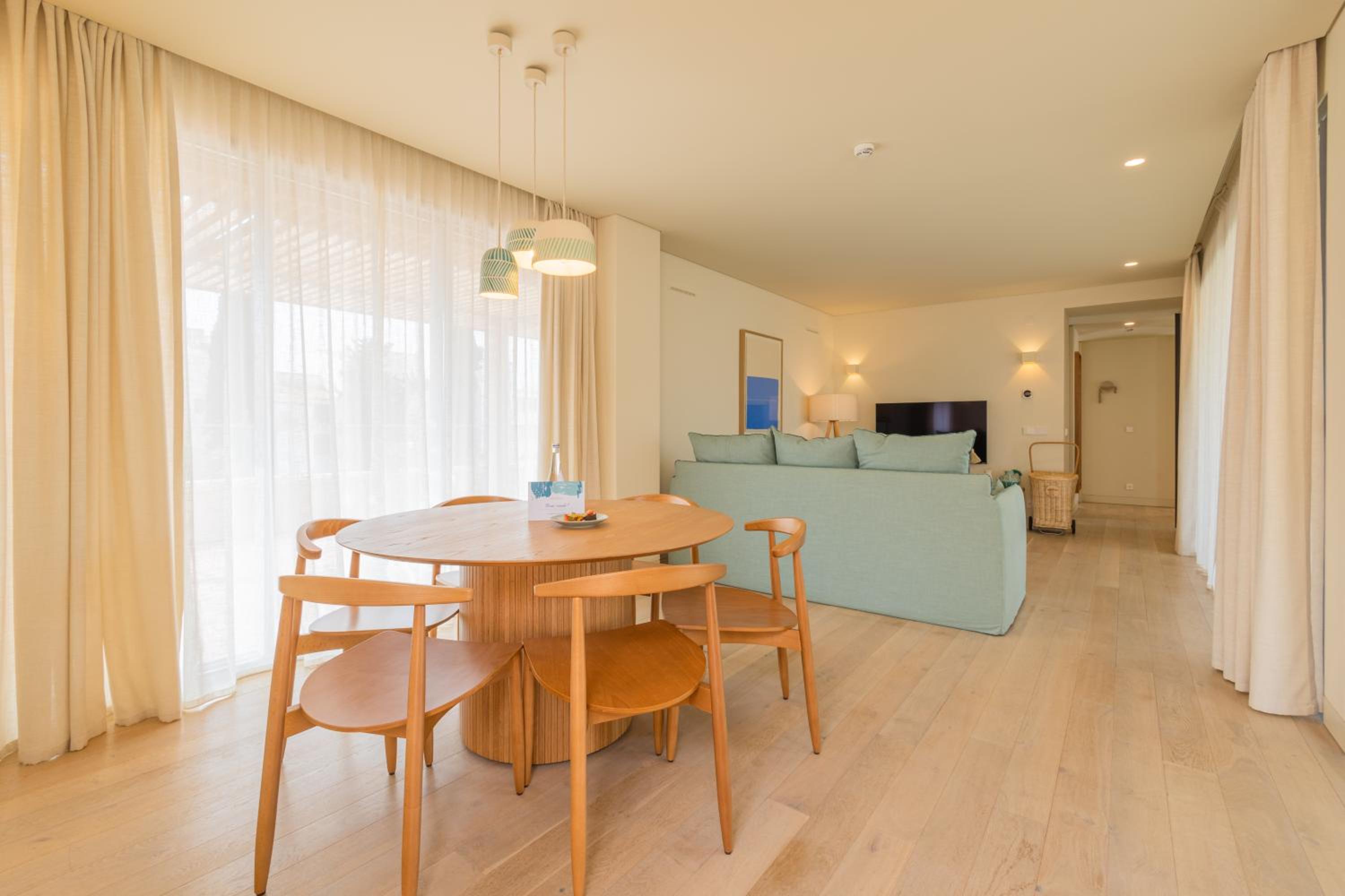 Superior Two-Bedroom Apartment - Photo 2