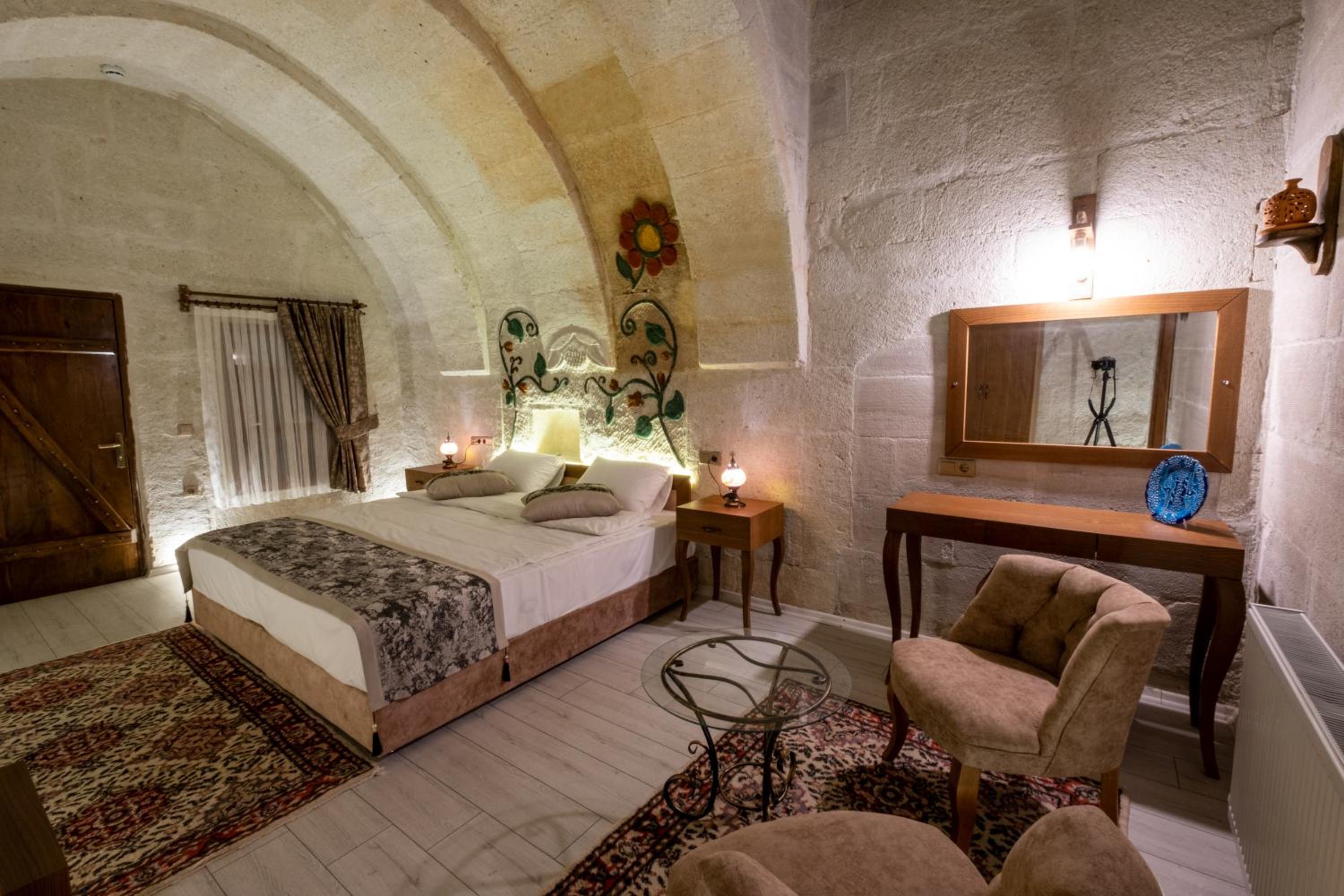 Junior Suite with Garden View - Photo 1