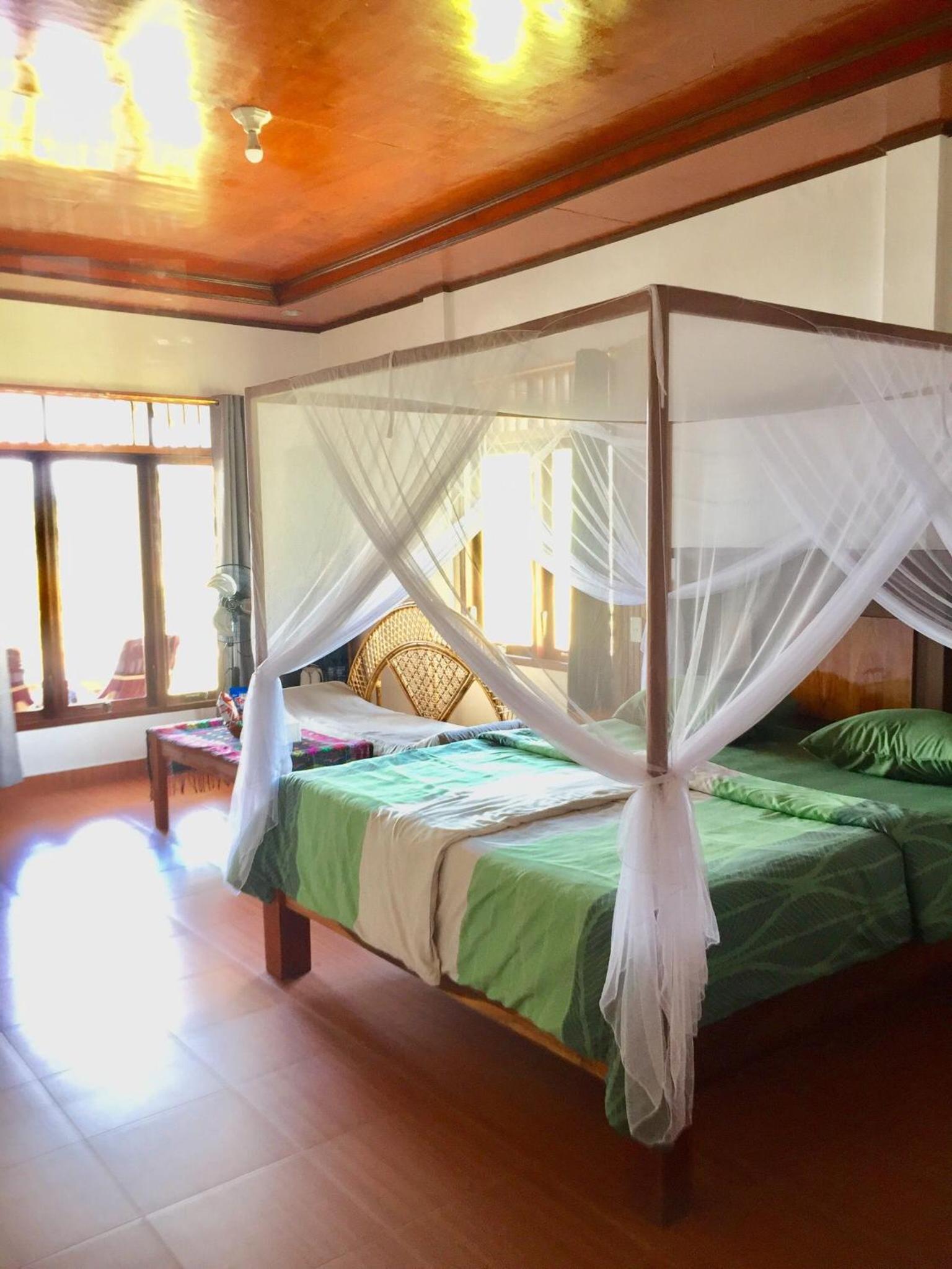 Double Room with Balcony - Photo 11