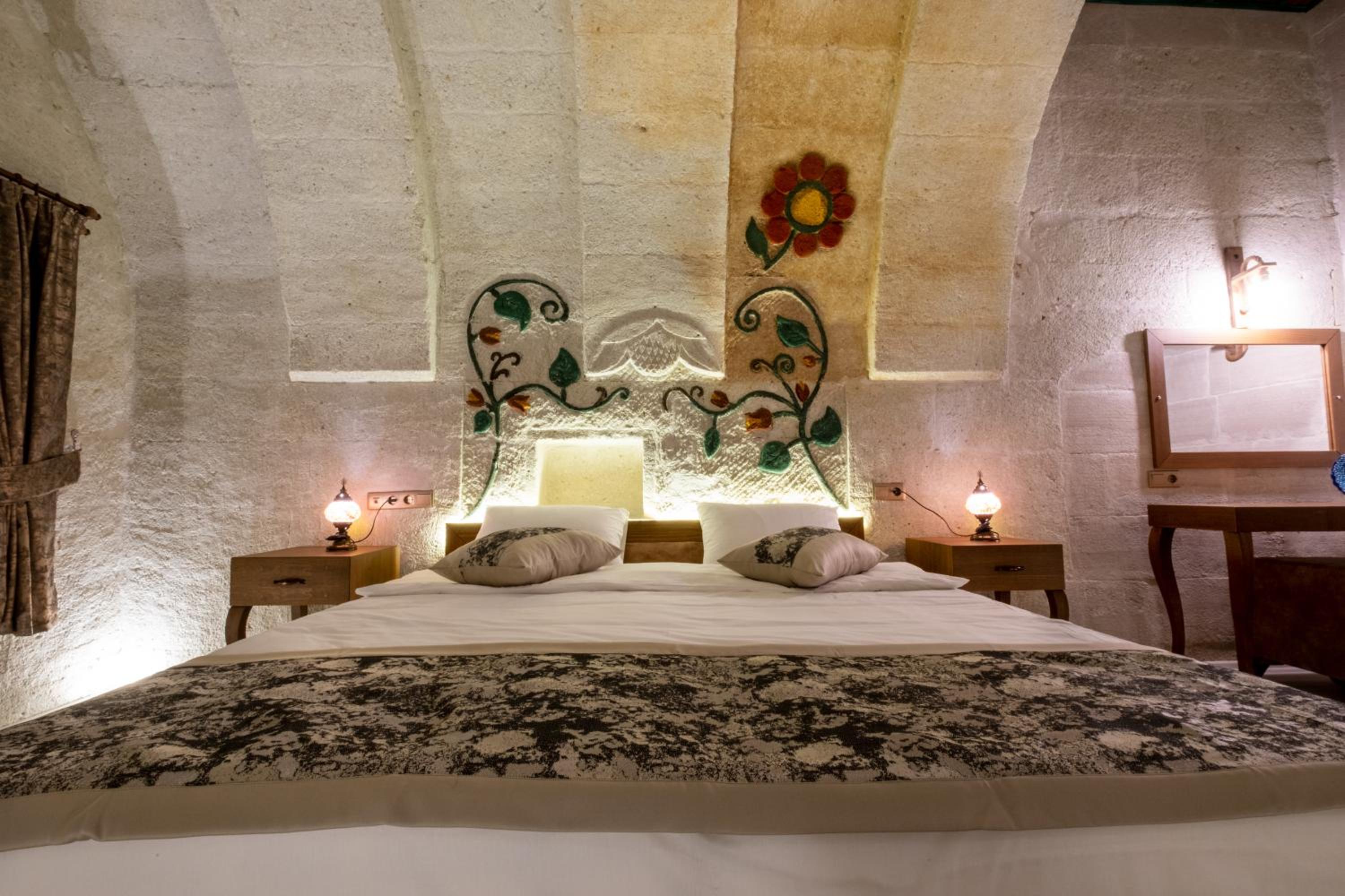 Junior Suite with Garden View - Photo 3