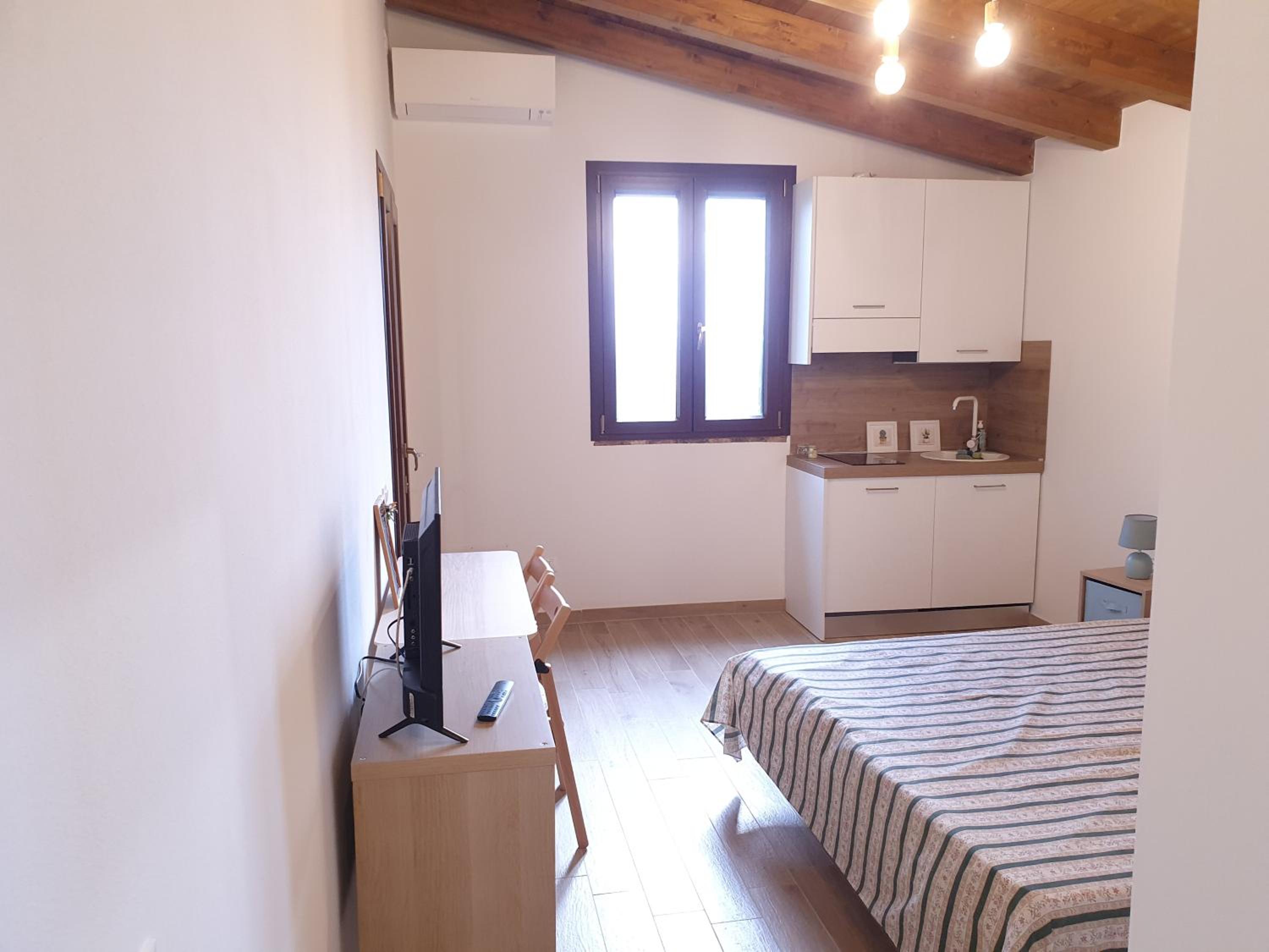 One-Bedroom House photo 1