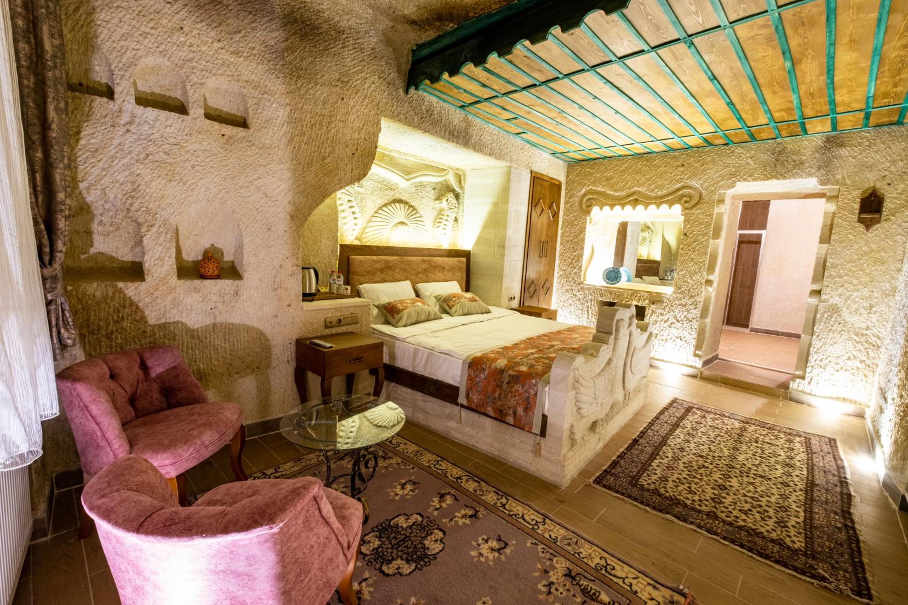 Deluxe Junior Suite - Photo 5