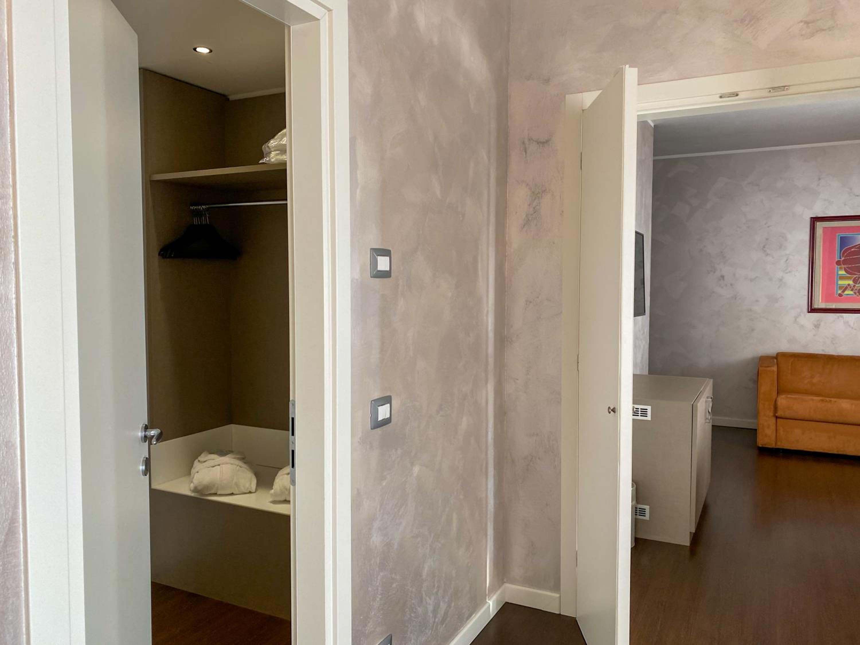 Suite - Photo 6