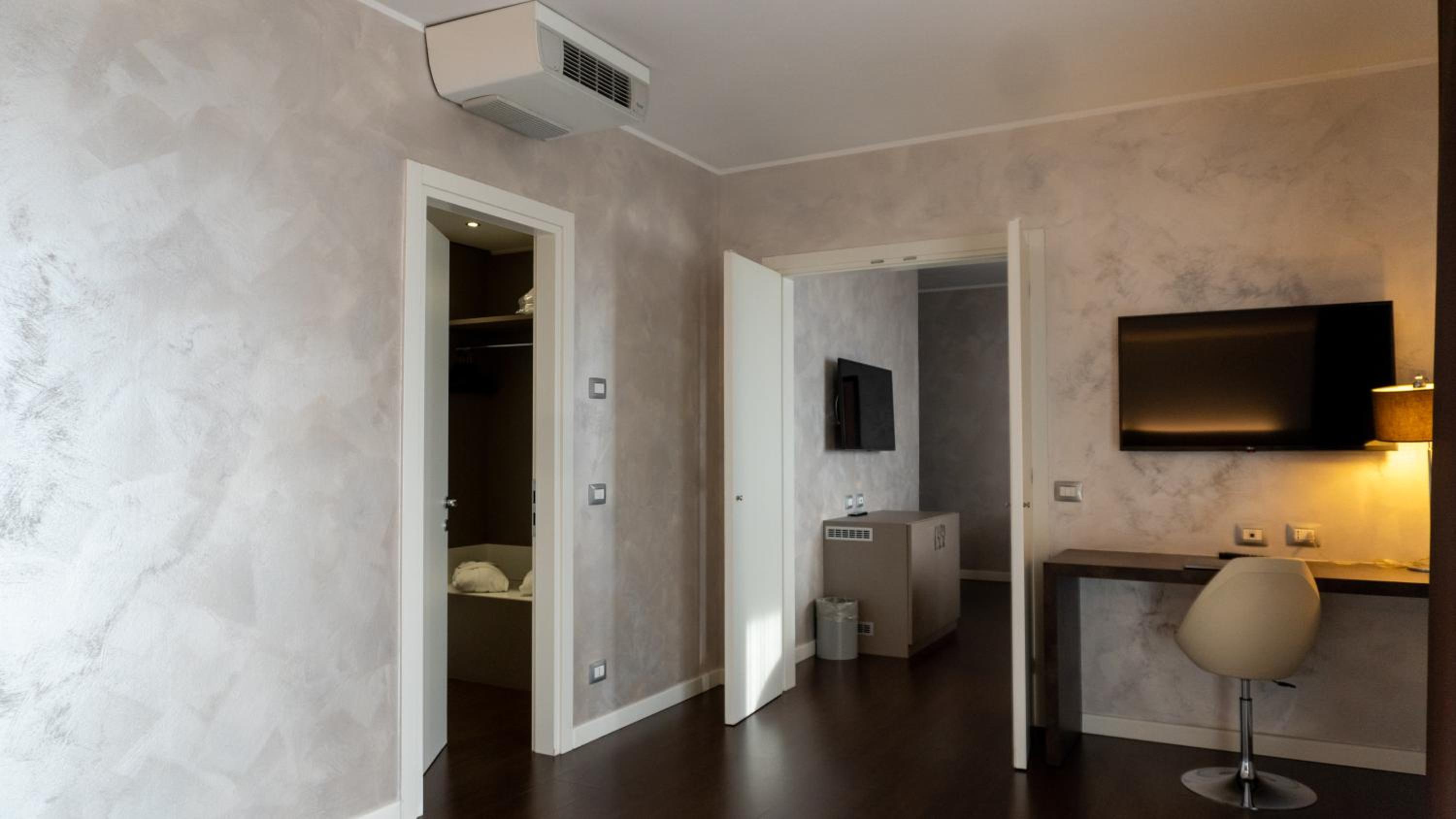 Suite - Photo 4