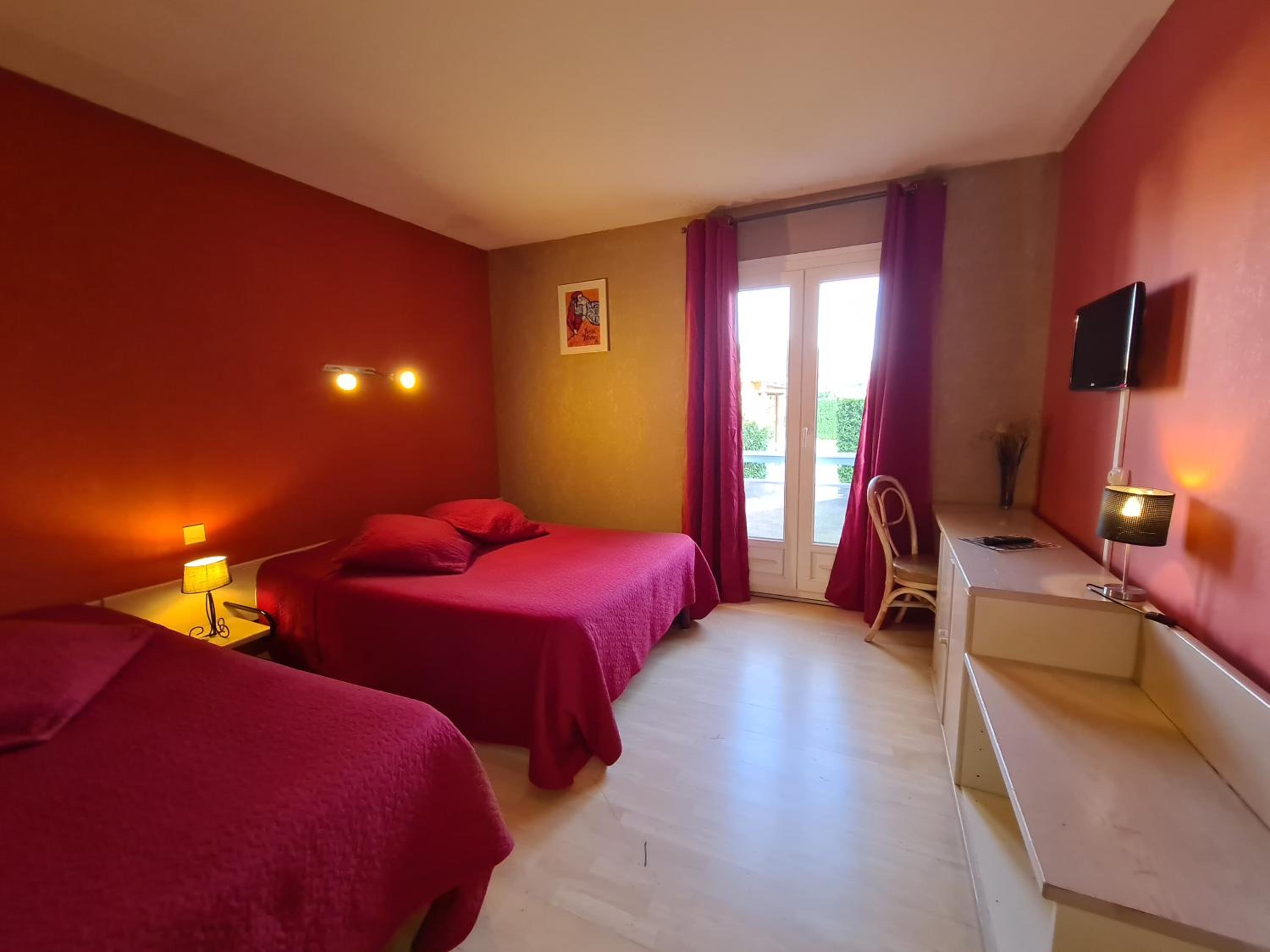 Double Room - Photo 5