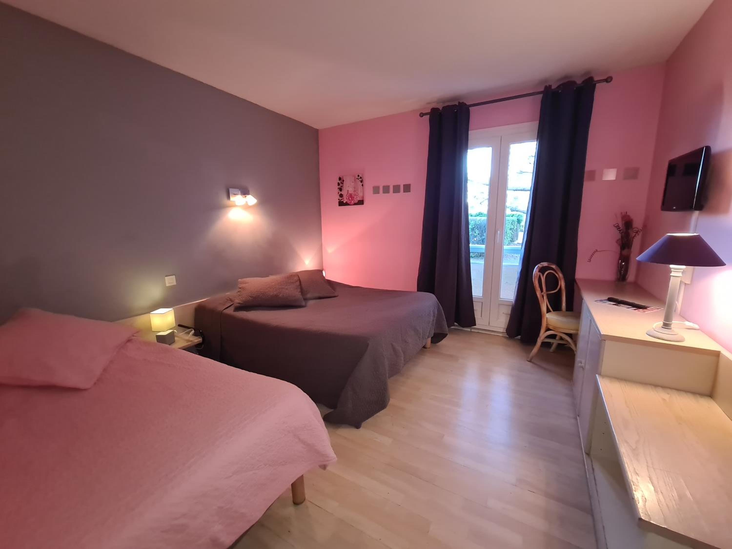 Double Room - Photo 3