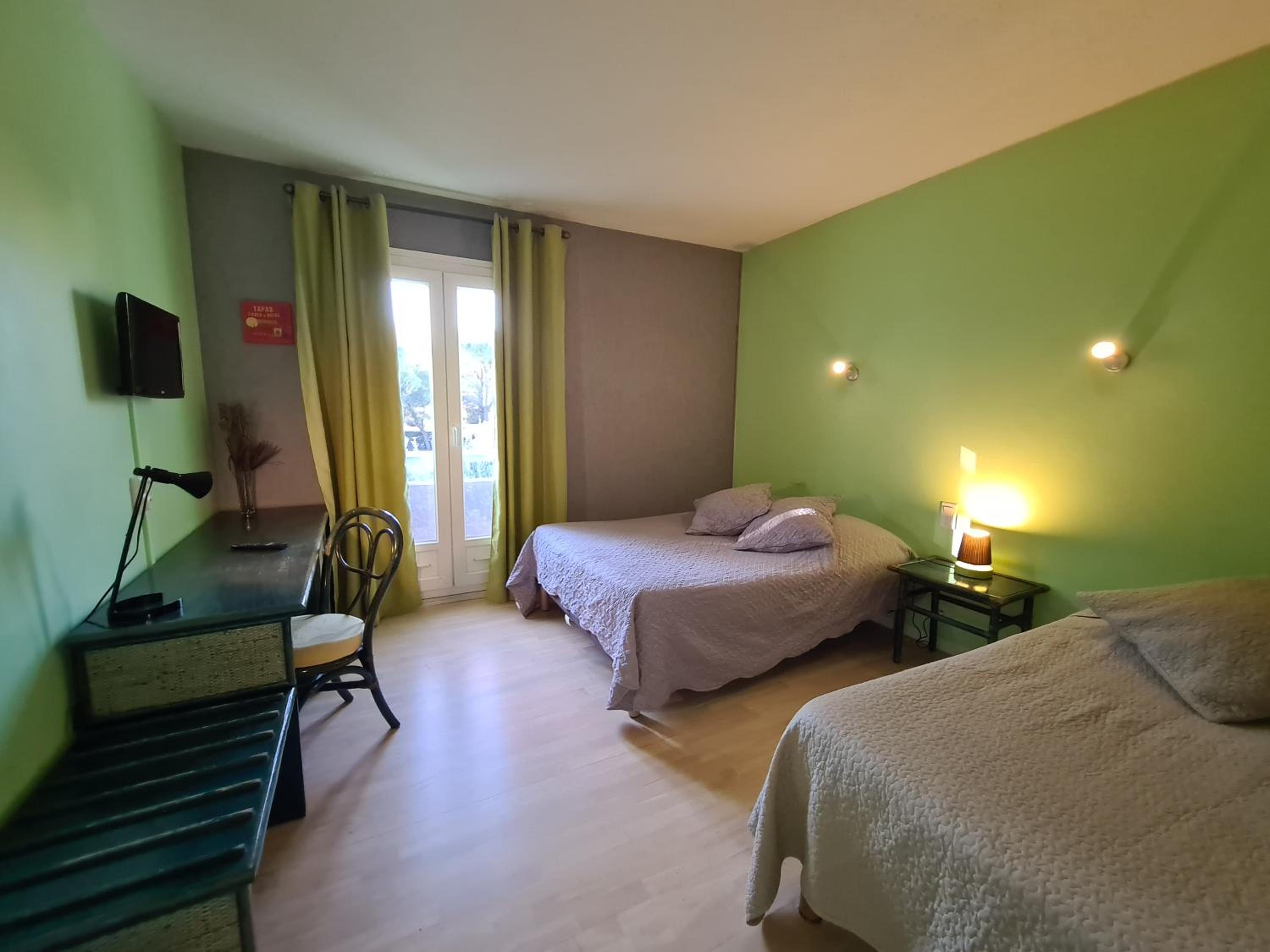 Triple Room - Photo 1
