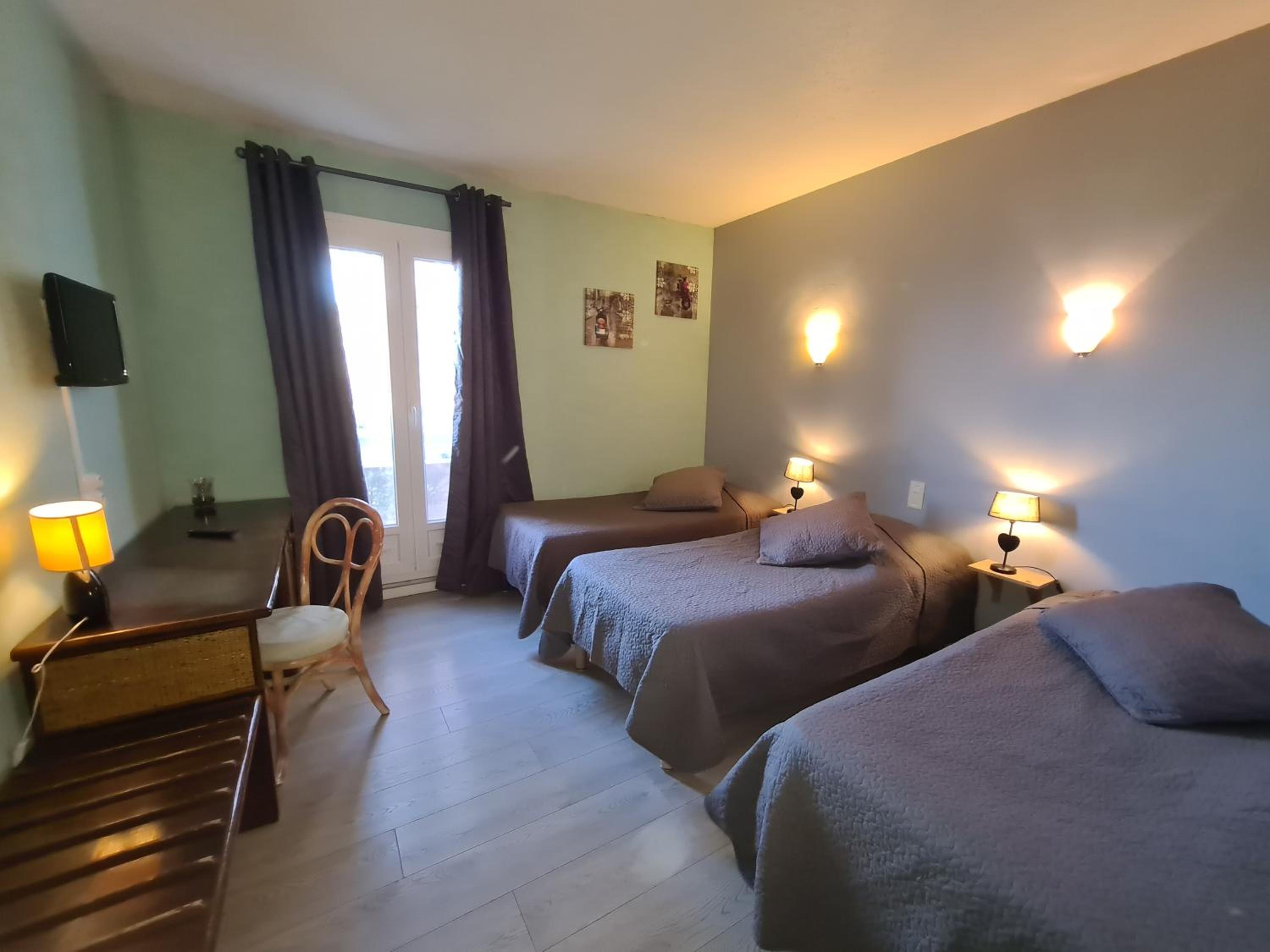 Triple Room - Photo 7