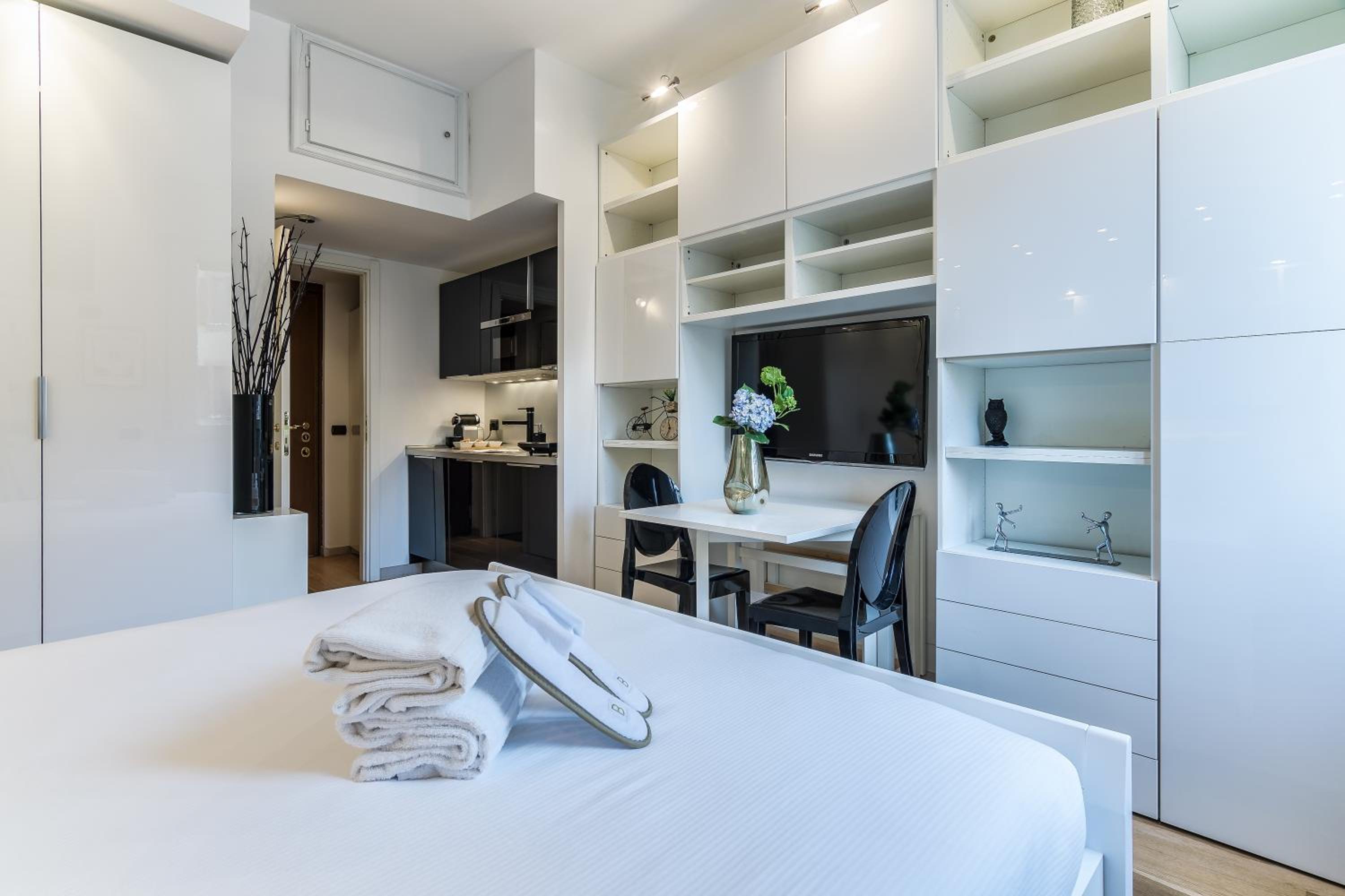 Studio Apartment