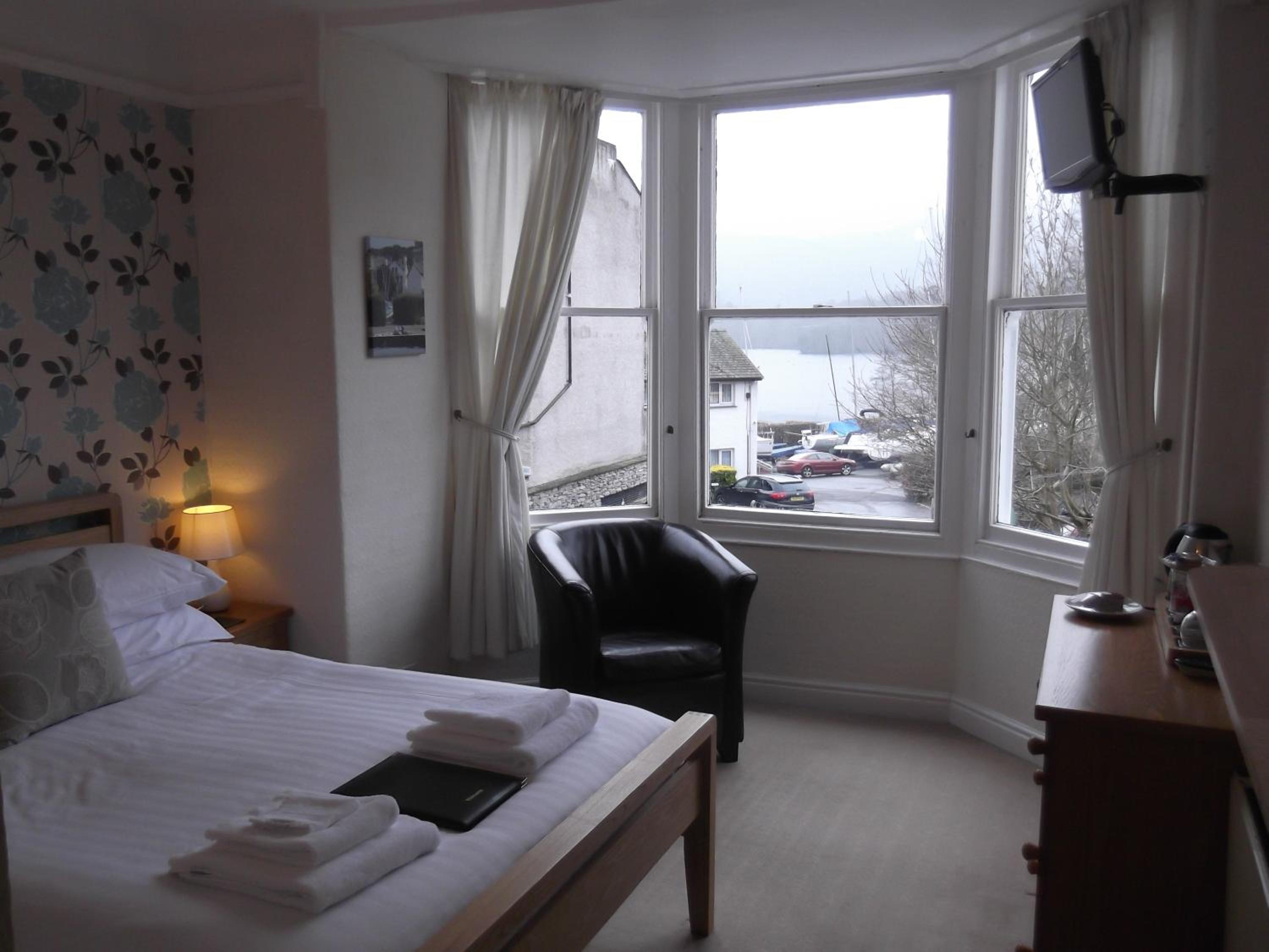 Classic Double Room with Lake view photo 1