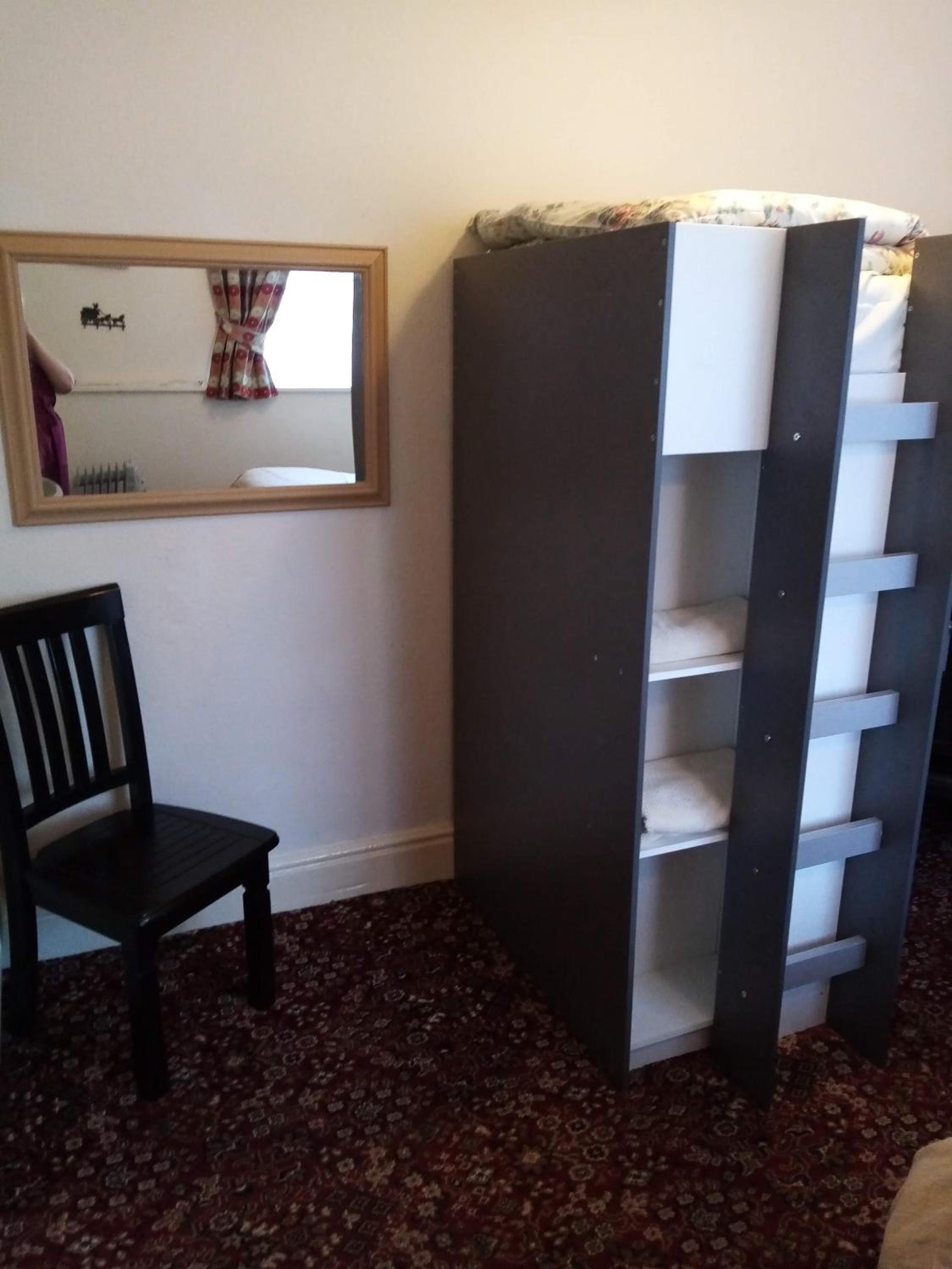 Basic Triple Room With Shared Bathroom photo 2