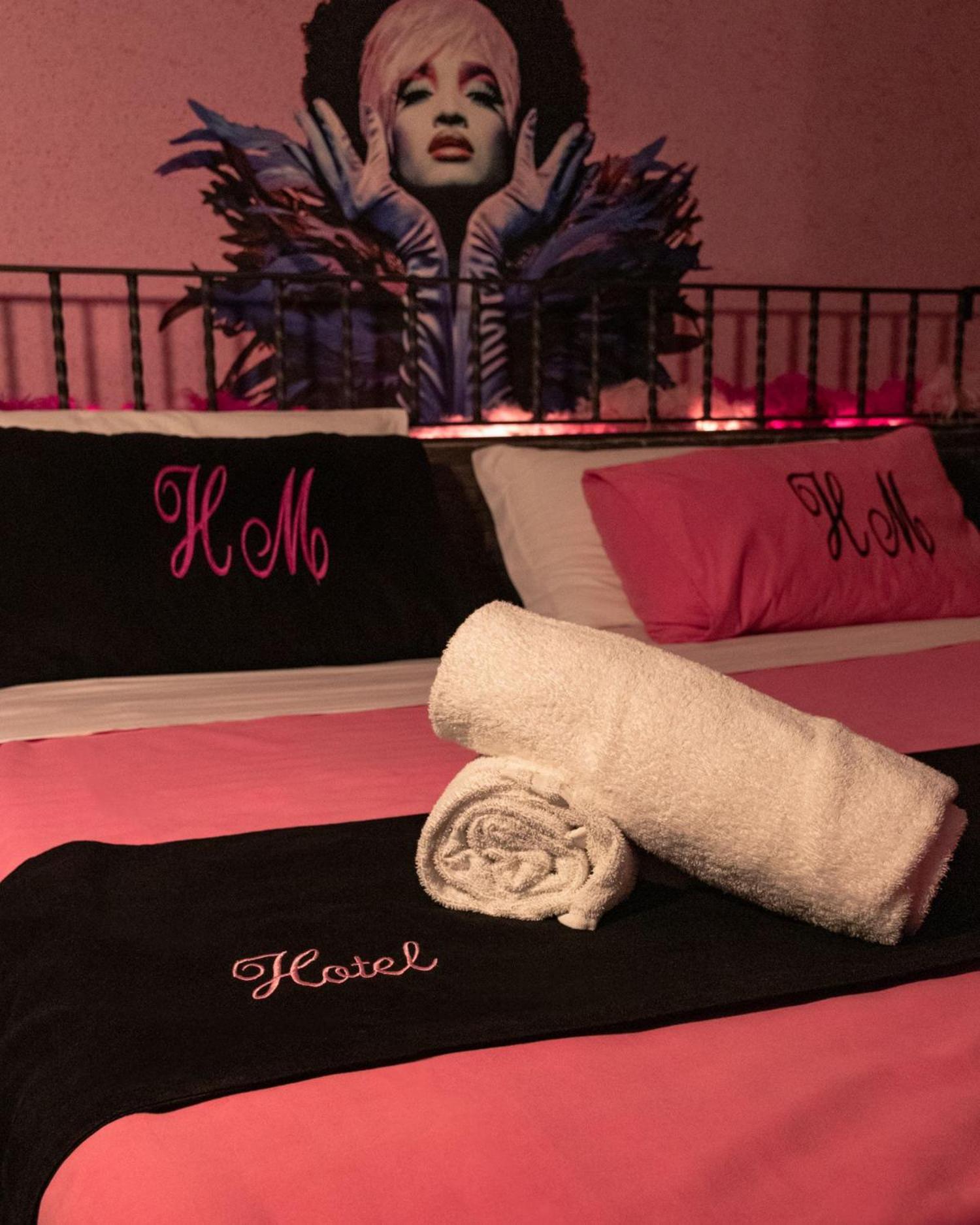 Deluxe Room - Photo 5