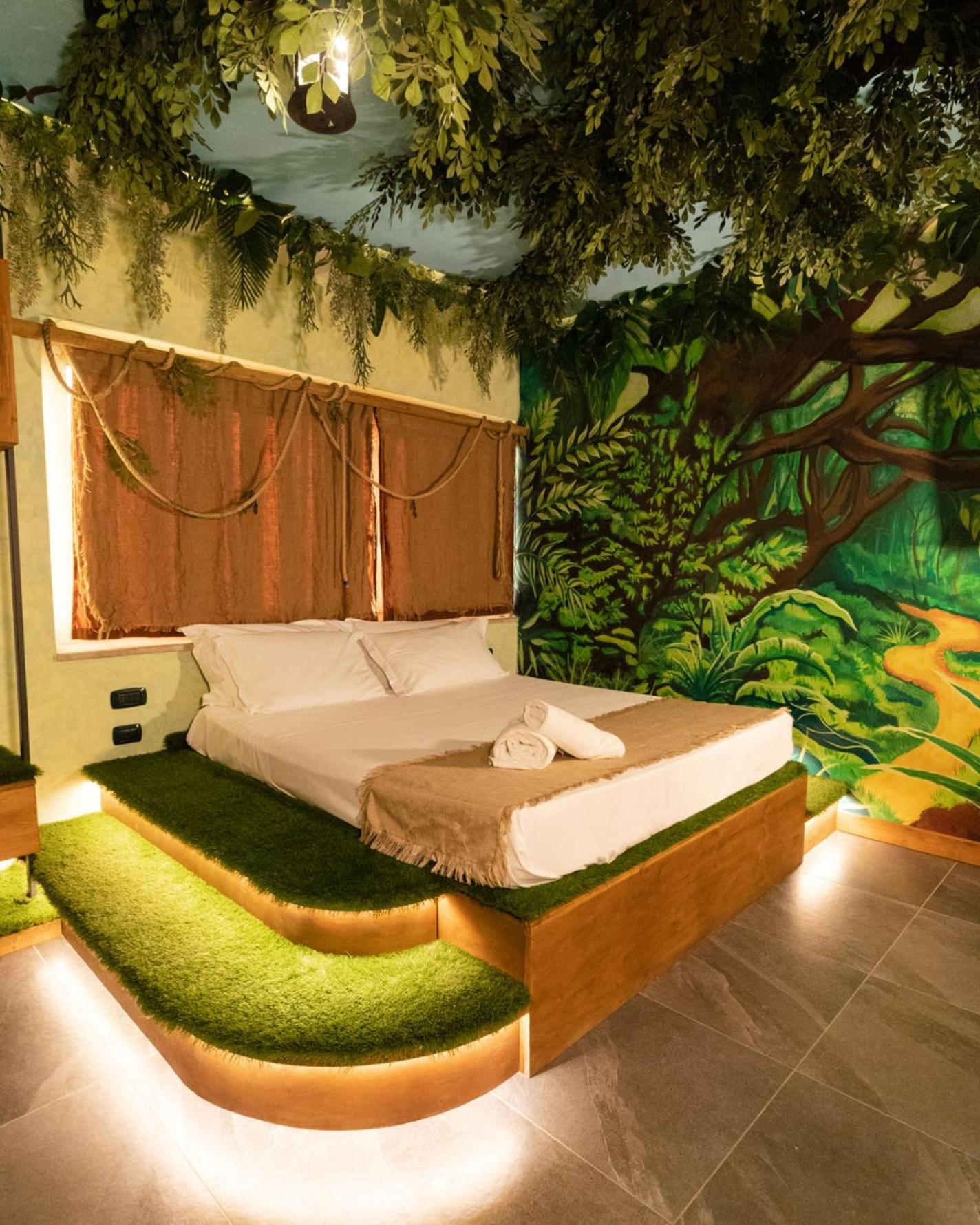 King Suite with Spa Bath - Photo 7