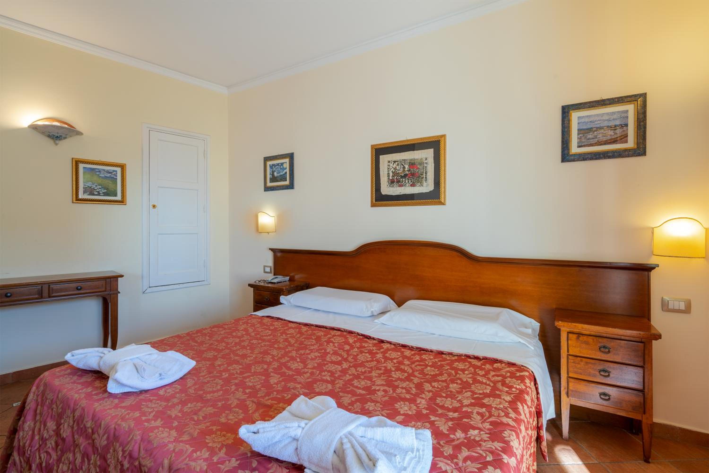 Double or Twin Room - Disability Access - Photo 4
