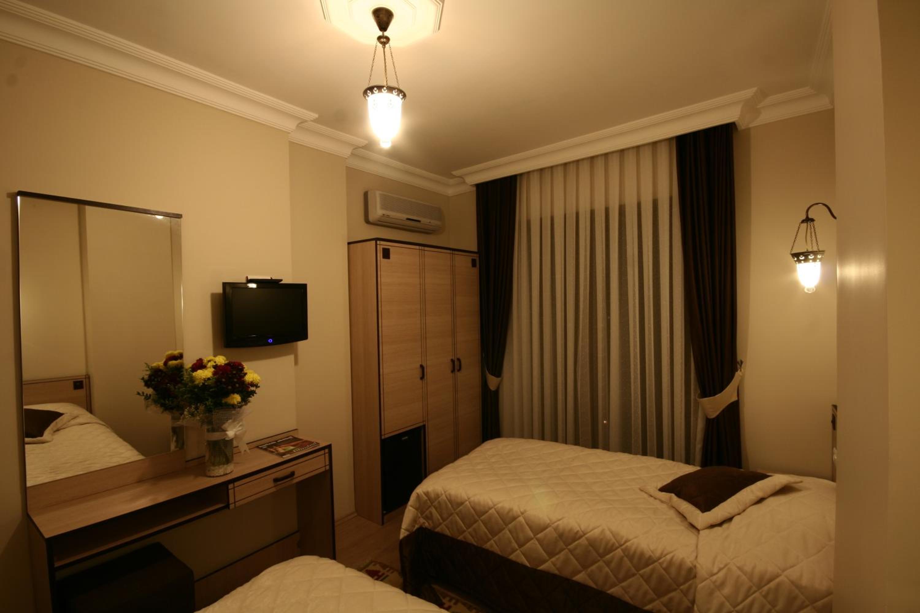 Standard Double Room photo 2