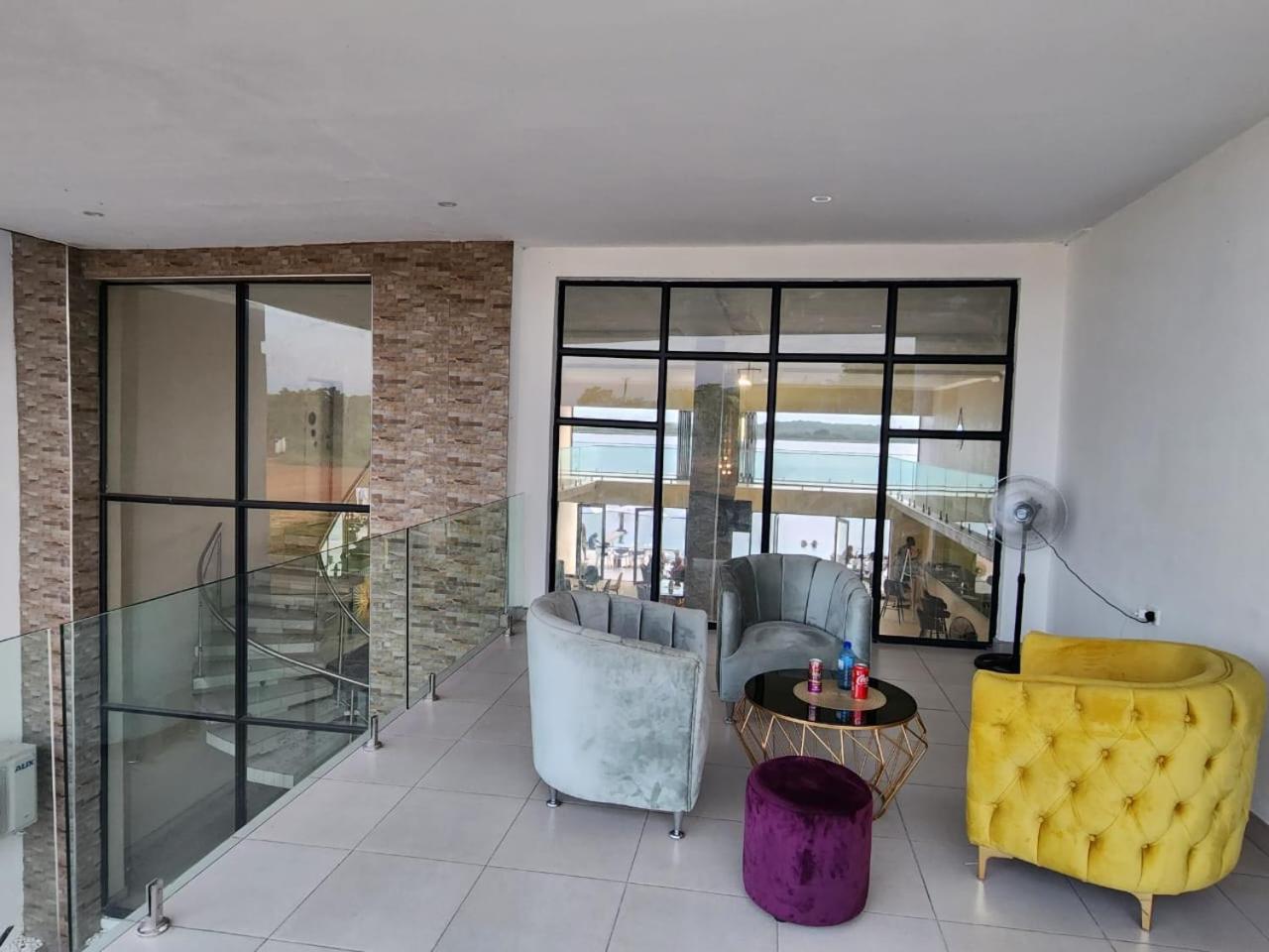 Suite with Balcony - Photo 5