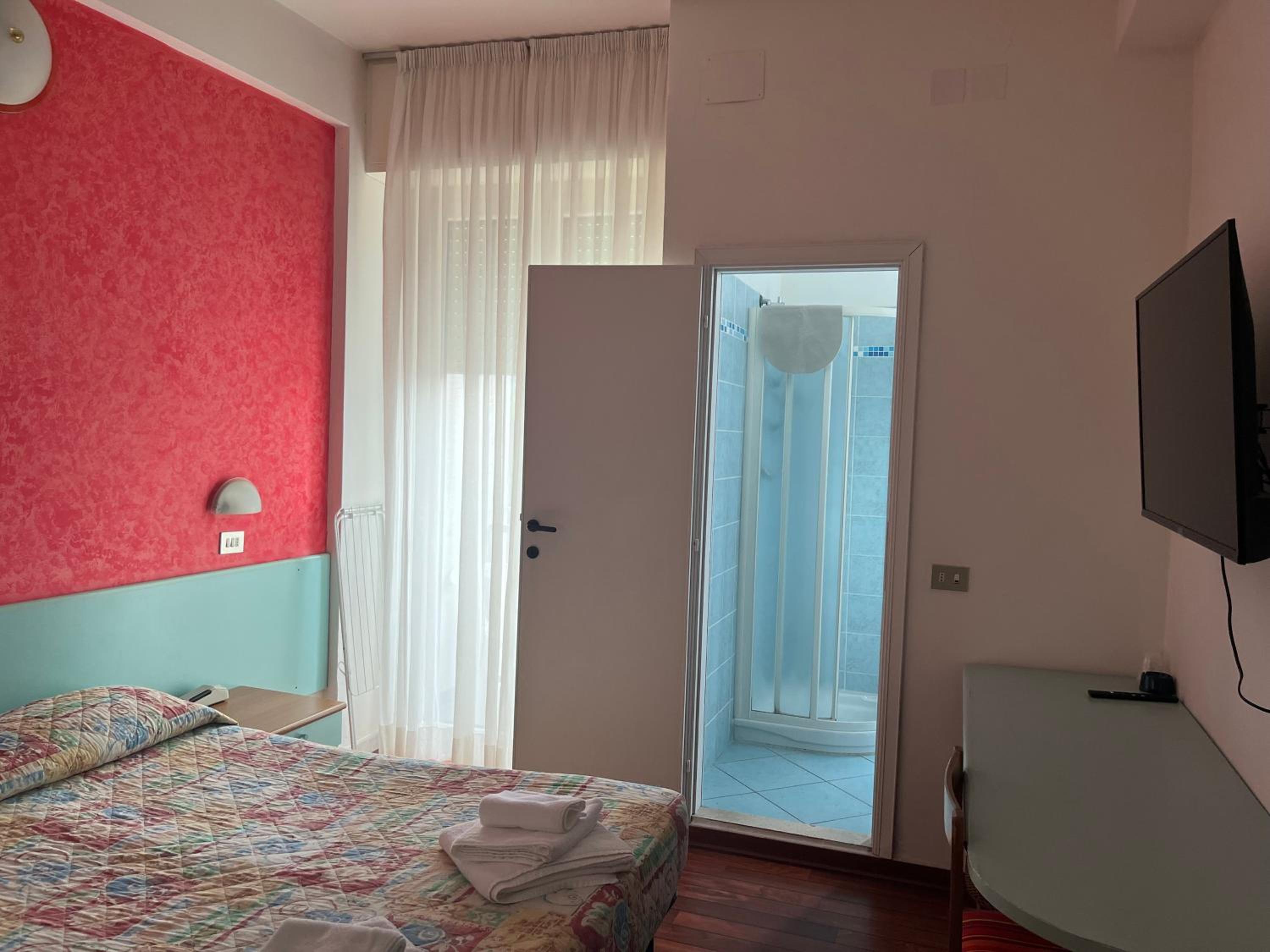 Basic Double Room photo 1