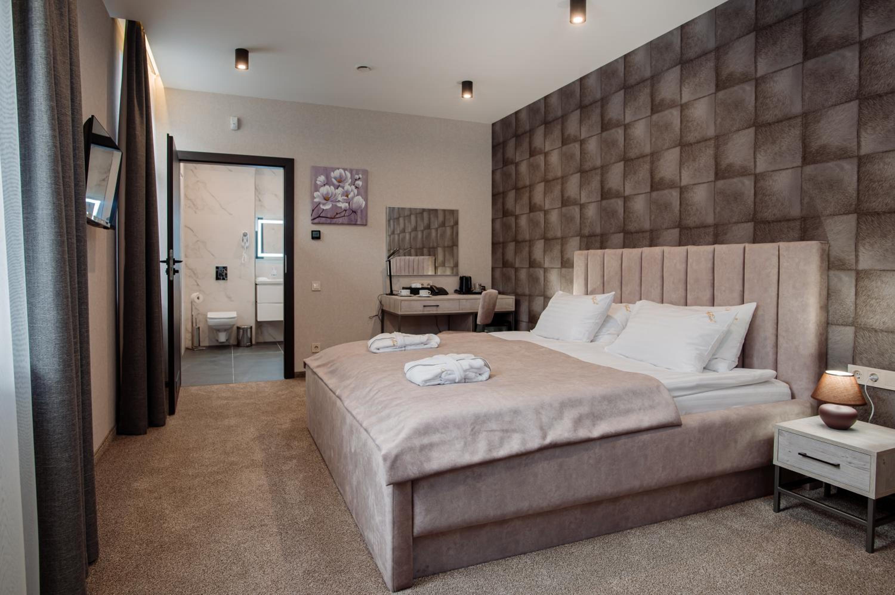 Standard Double Room photo 2