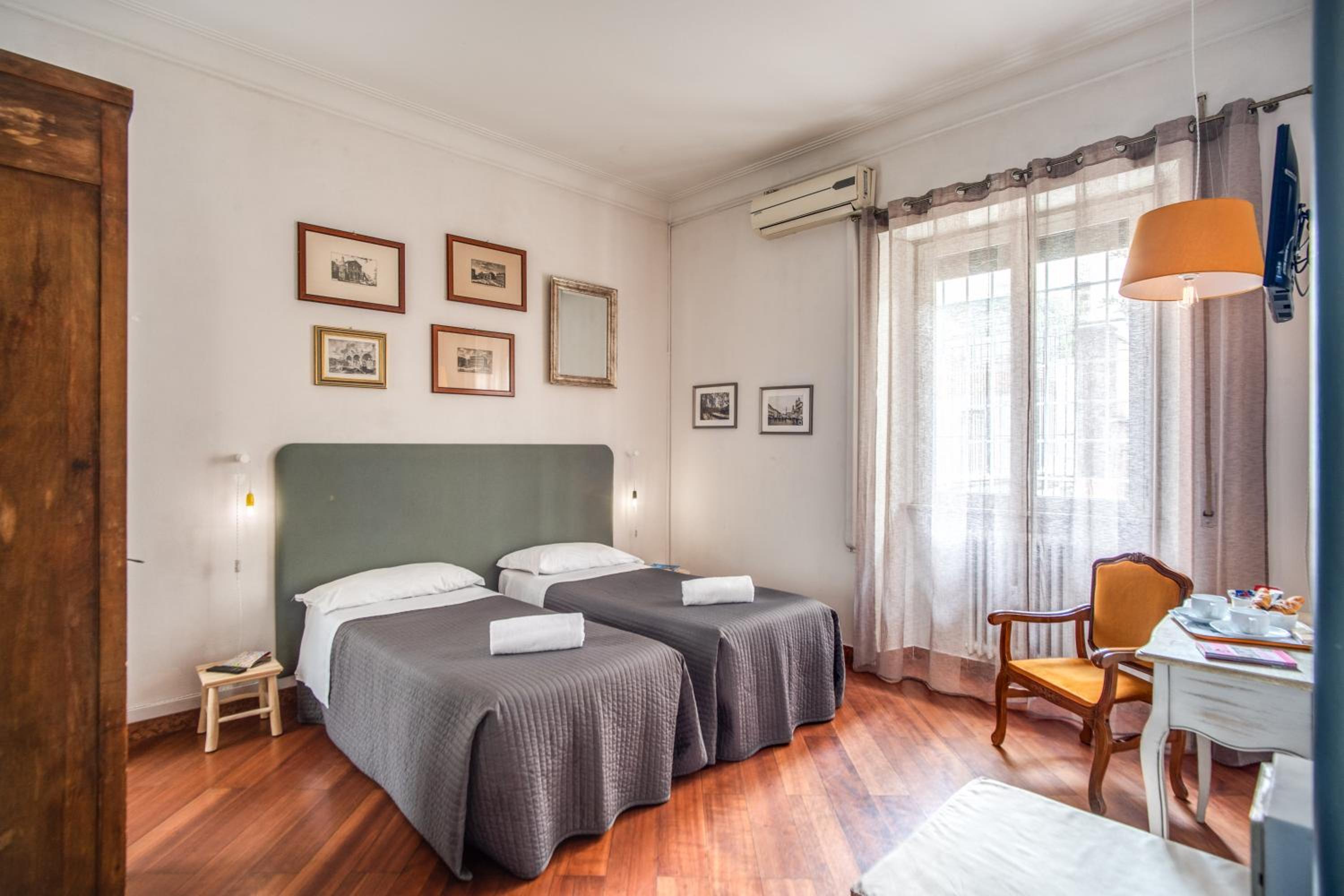 Double or Twin Room photo 3