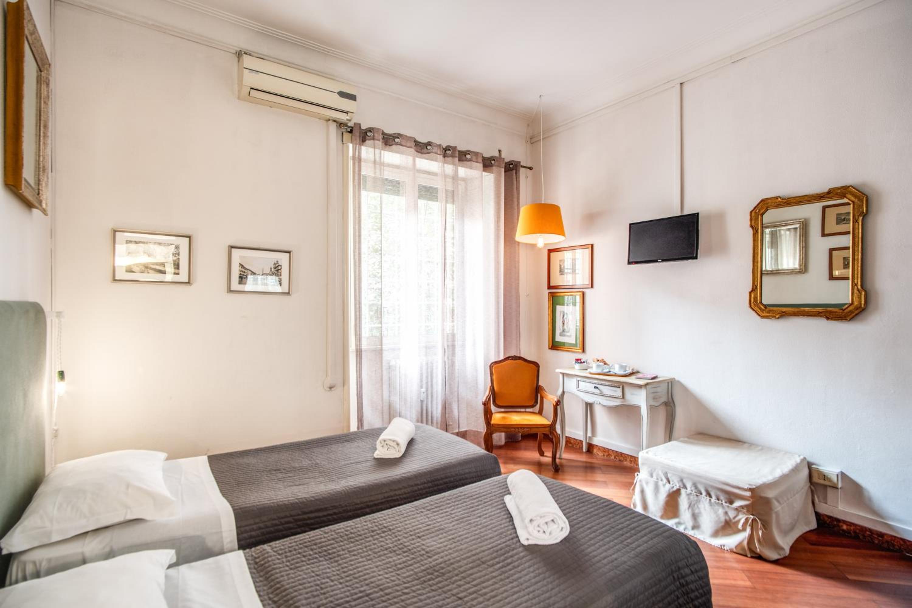 Double or Twin Room photo 1