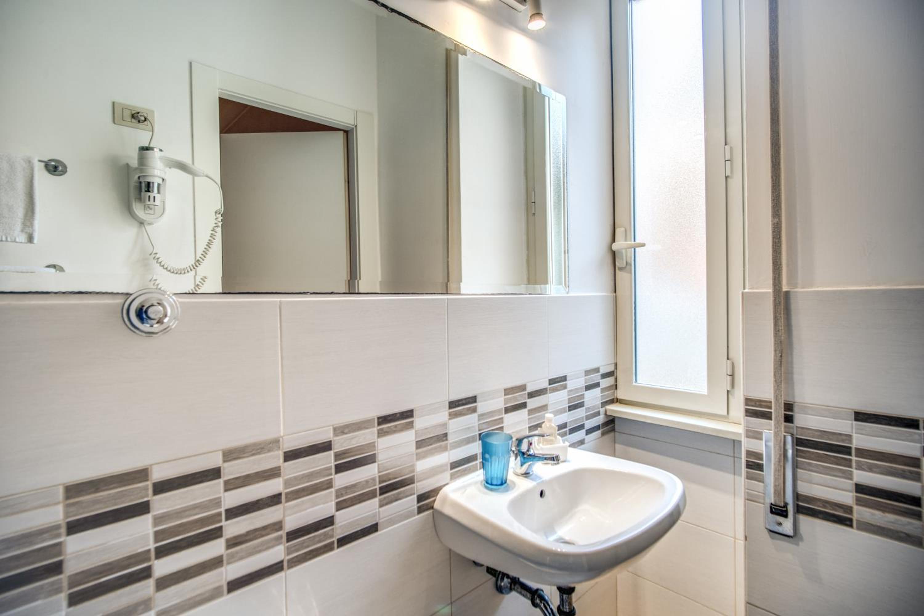 Double or Twin Room photo 3