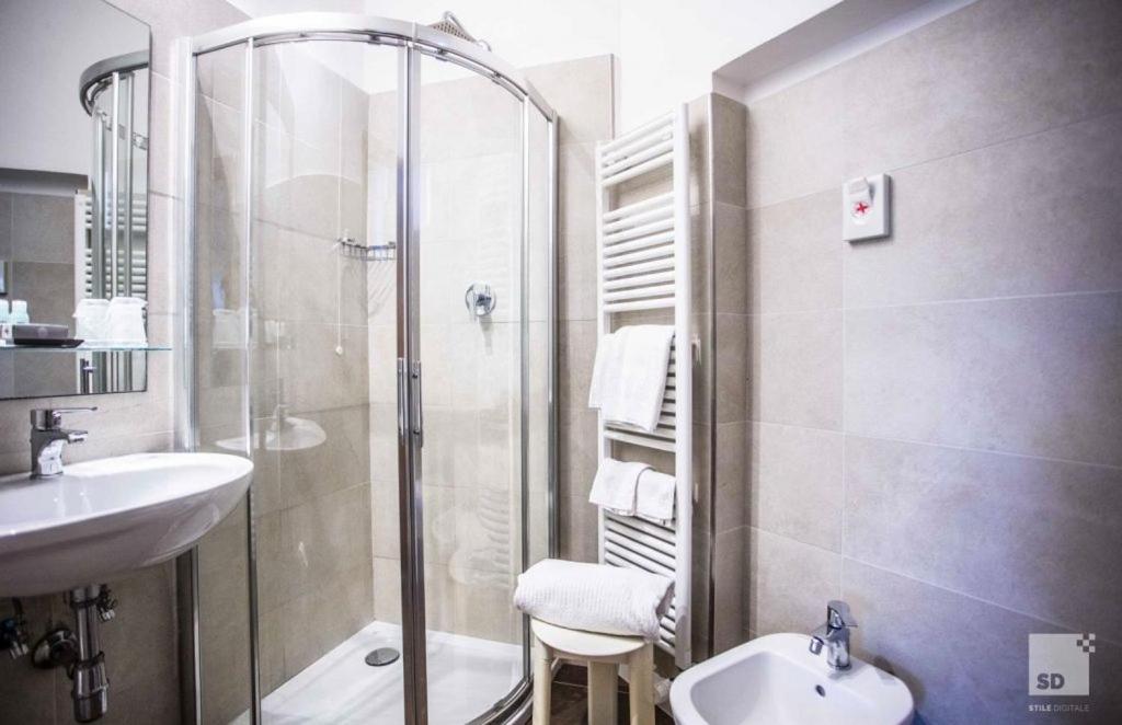 Deluxe Double or Twin Room - Photo 3