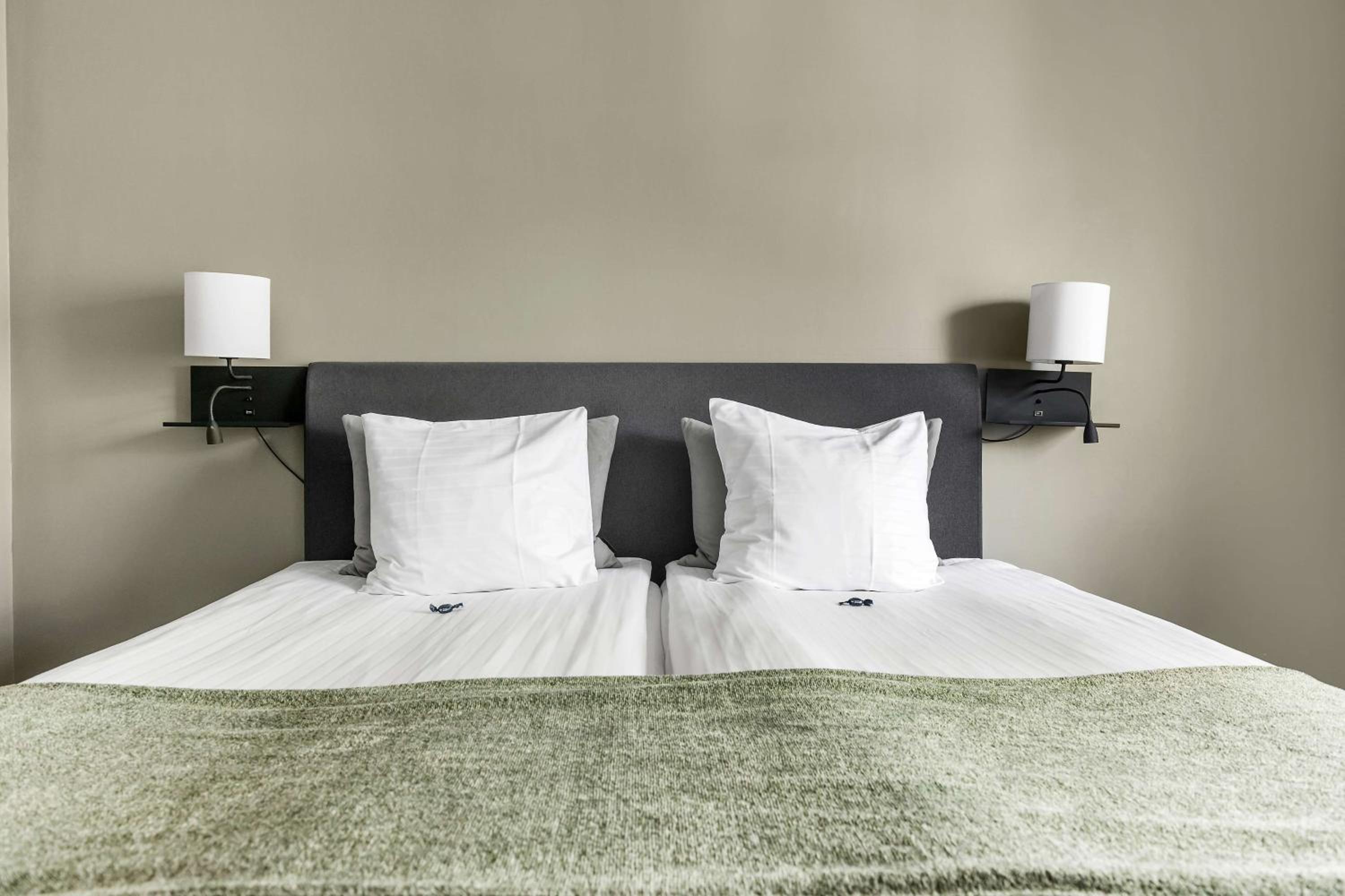 Twin Room with City View photo 1