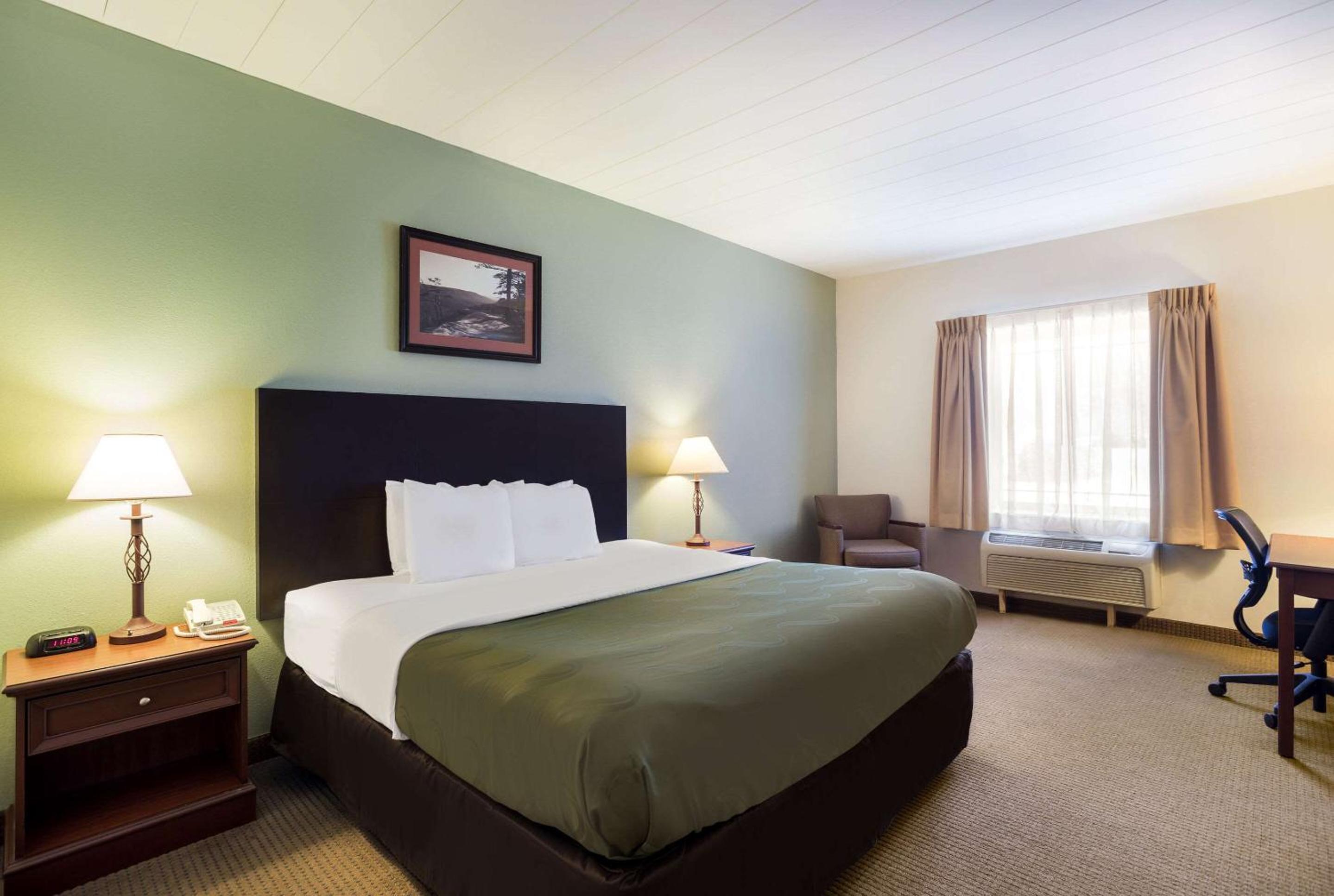 Standard King Room - Non Smoking - Photo 6