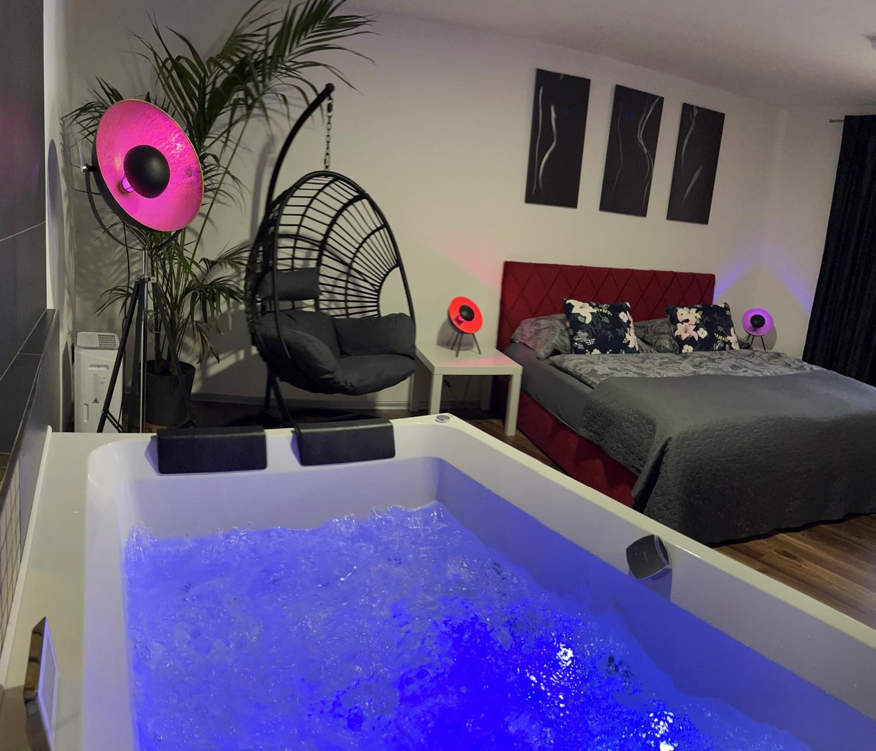 One-Bedroom Apartment - Photo 1