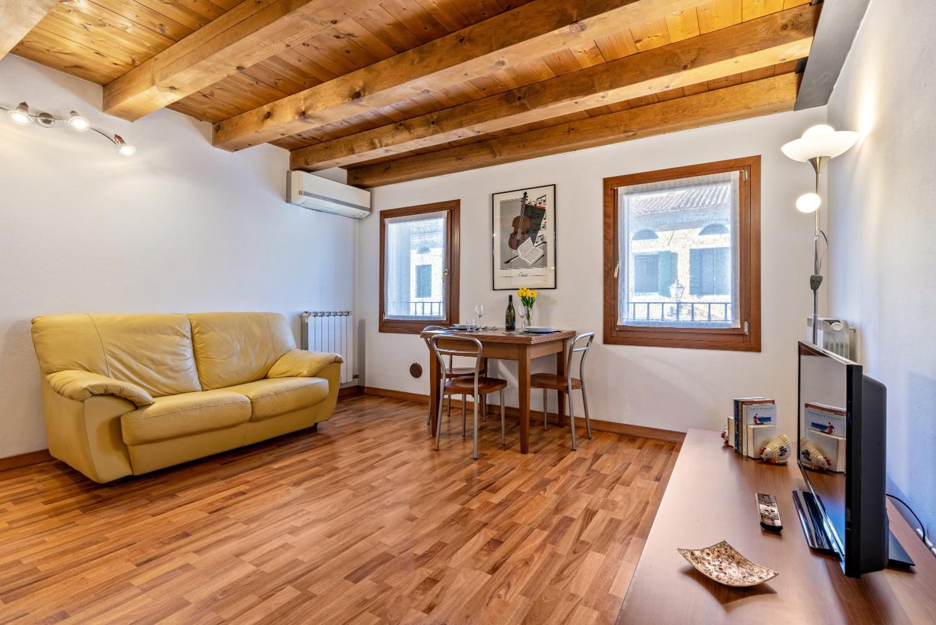 Superior Apartment with City View photo 1